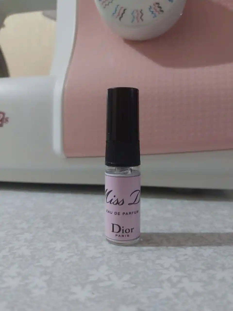Miss Dior ayollar atiri — nafis gul ifori