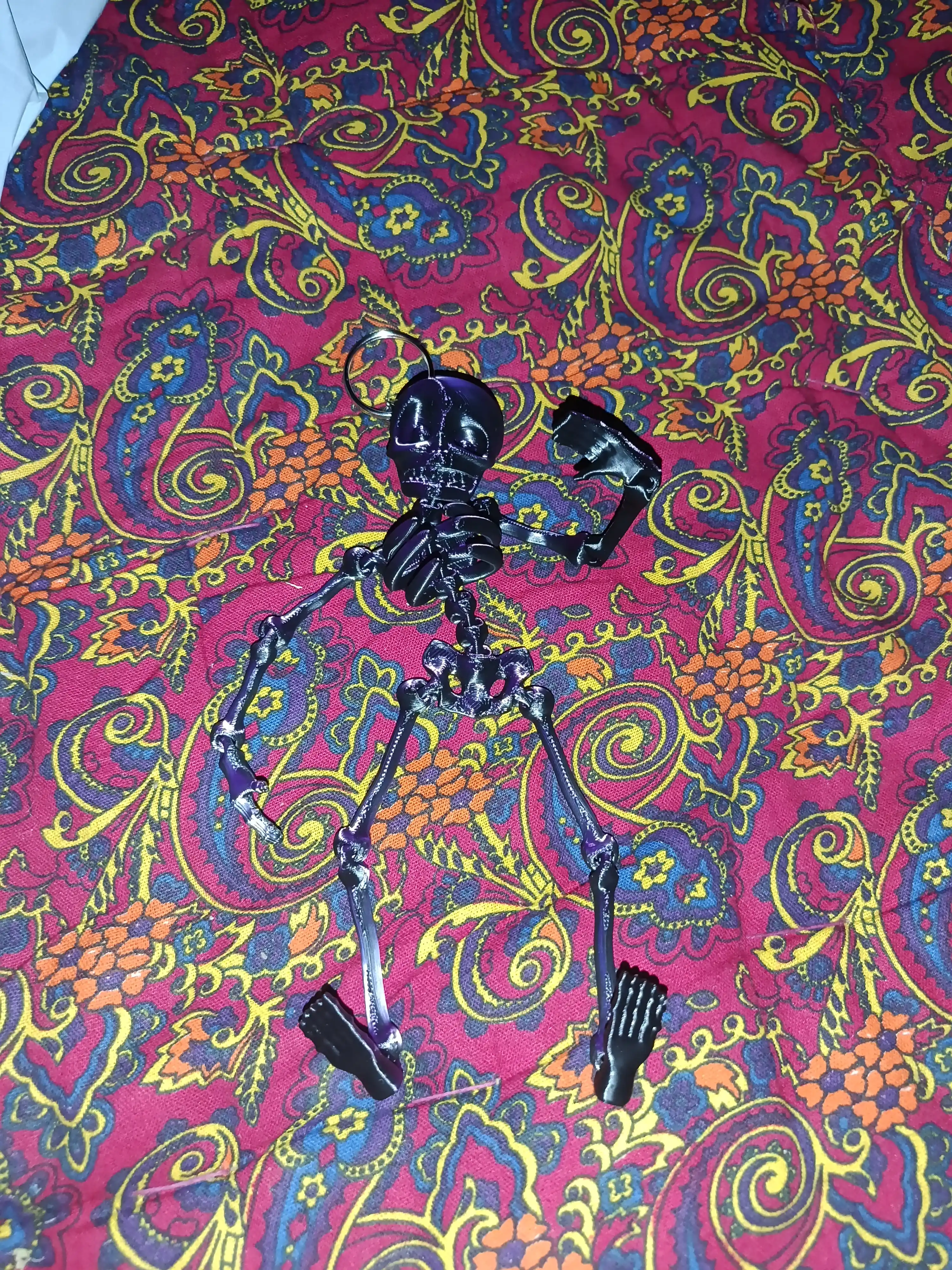 Harakatlanuvchi brelok, mashinaga osiladigan skelet, mumiya, astronavt, mushuk skeleti