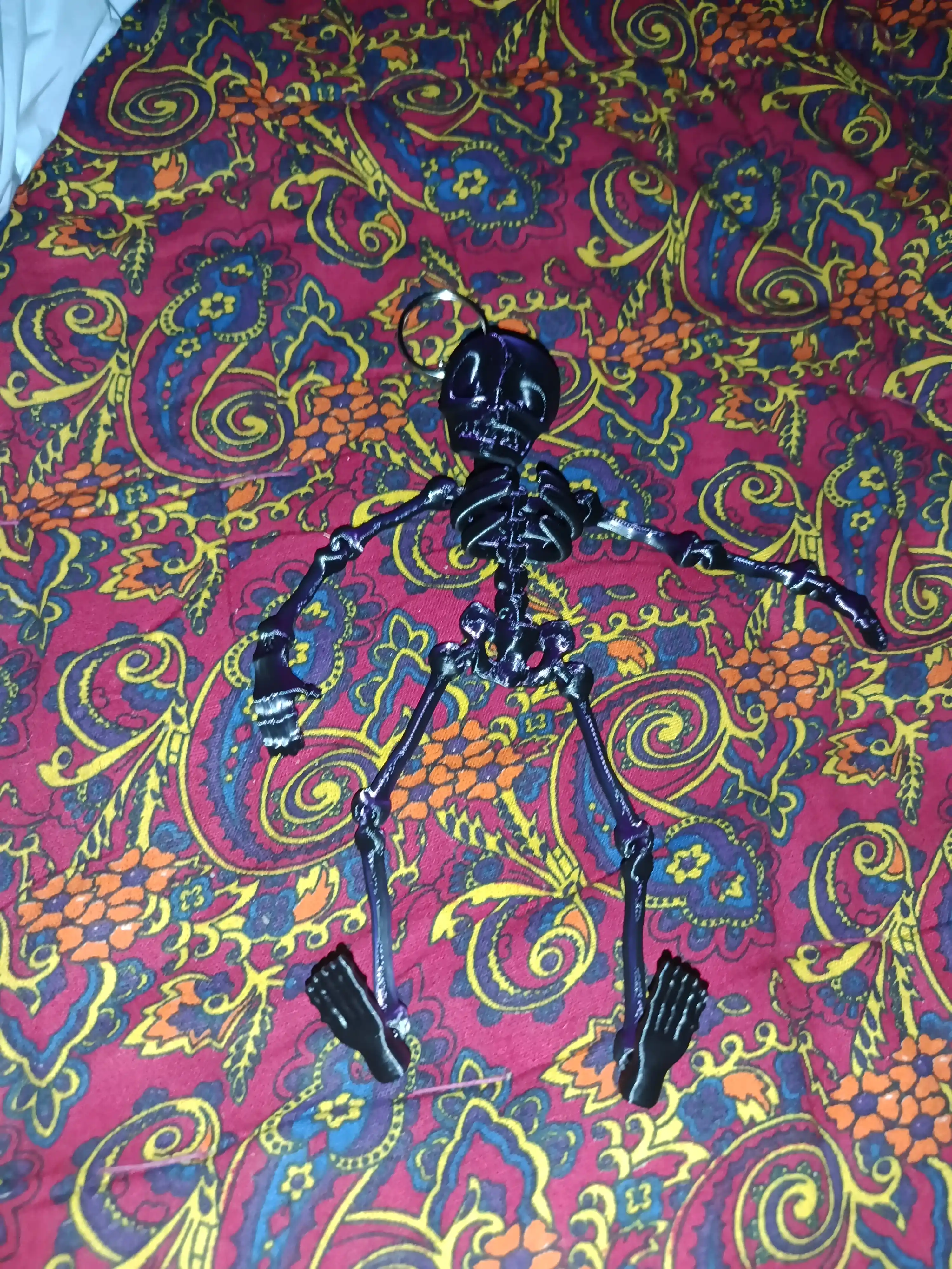 Harakatlanuvchi brelok, mashinaga osiladigan skelet, mumiya, astronavt, mushuk skeleti