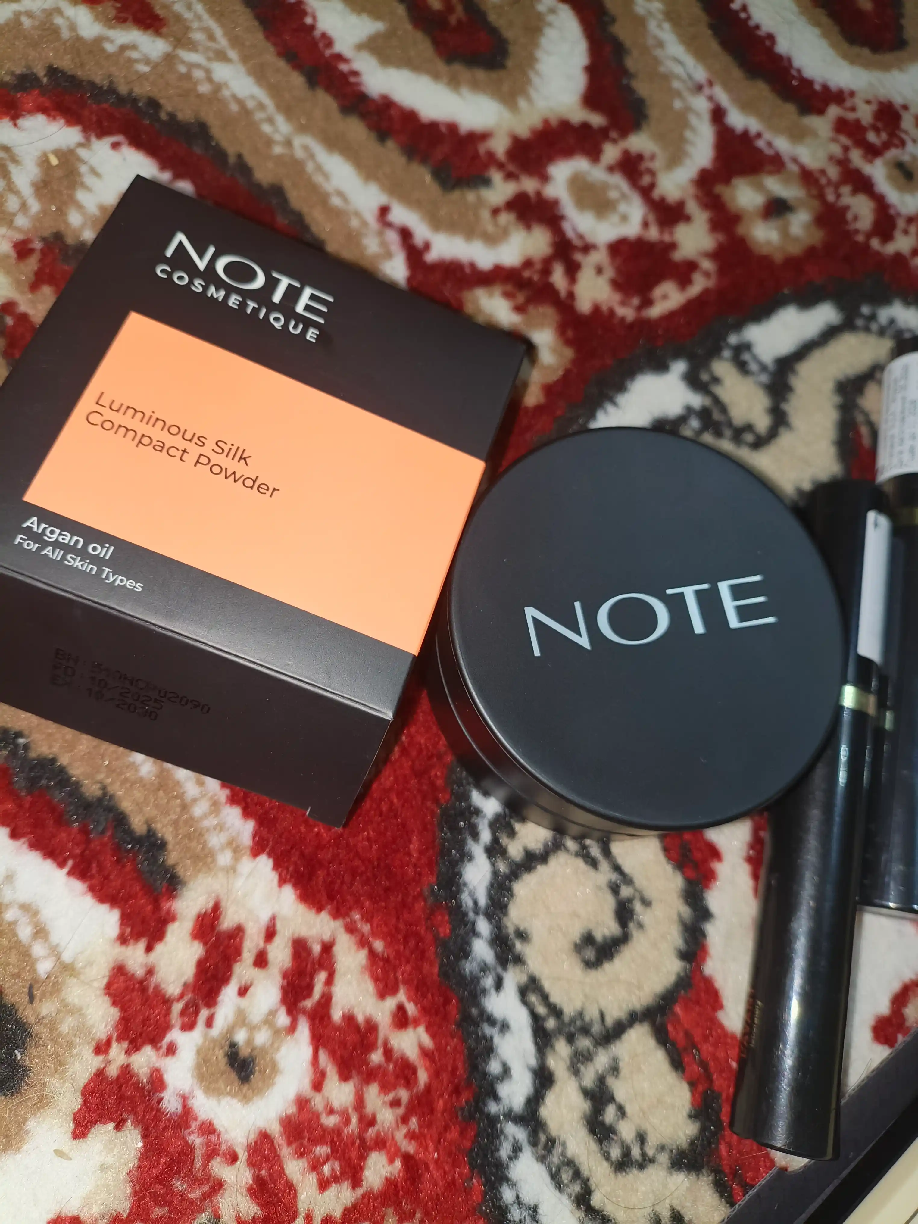 Upalar NOTE Luminous Silk Compact Powder 01 Beige