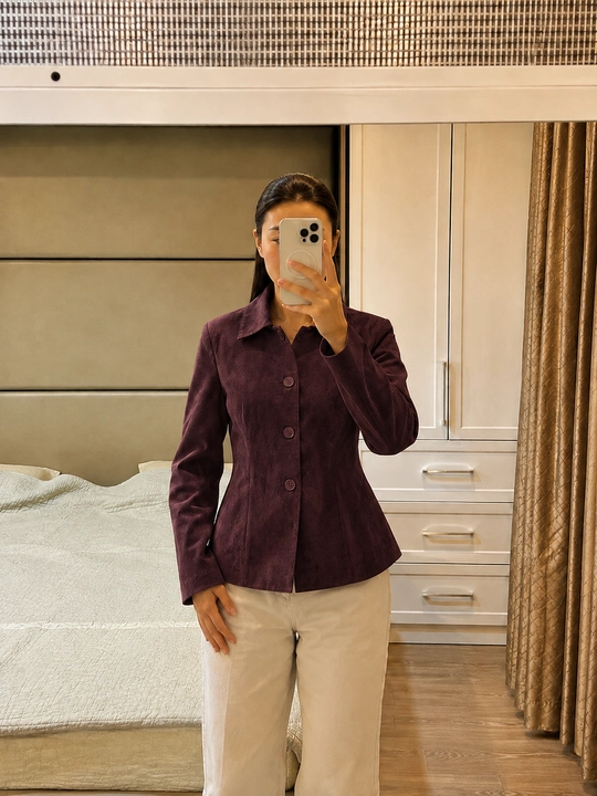 Ayollar uchun tugmali zamshali jaket - 