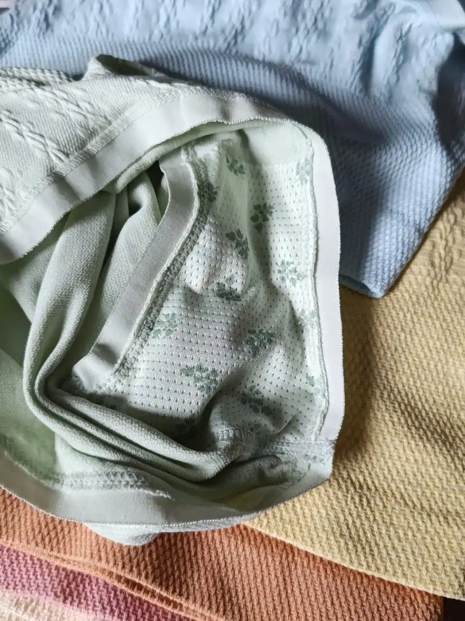 Baland bichimli ayollar trusiklari to‘plami 3 dona