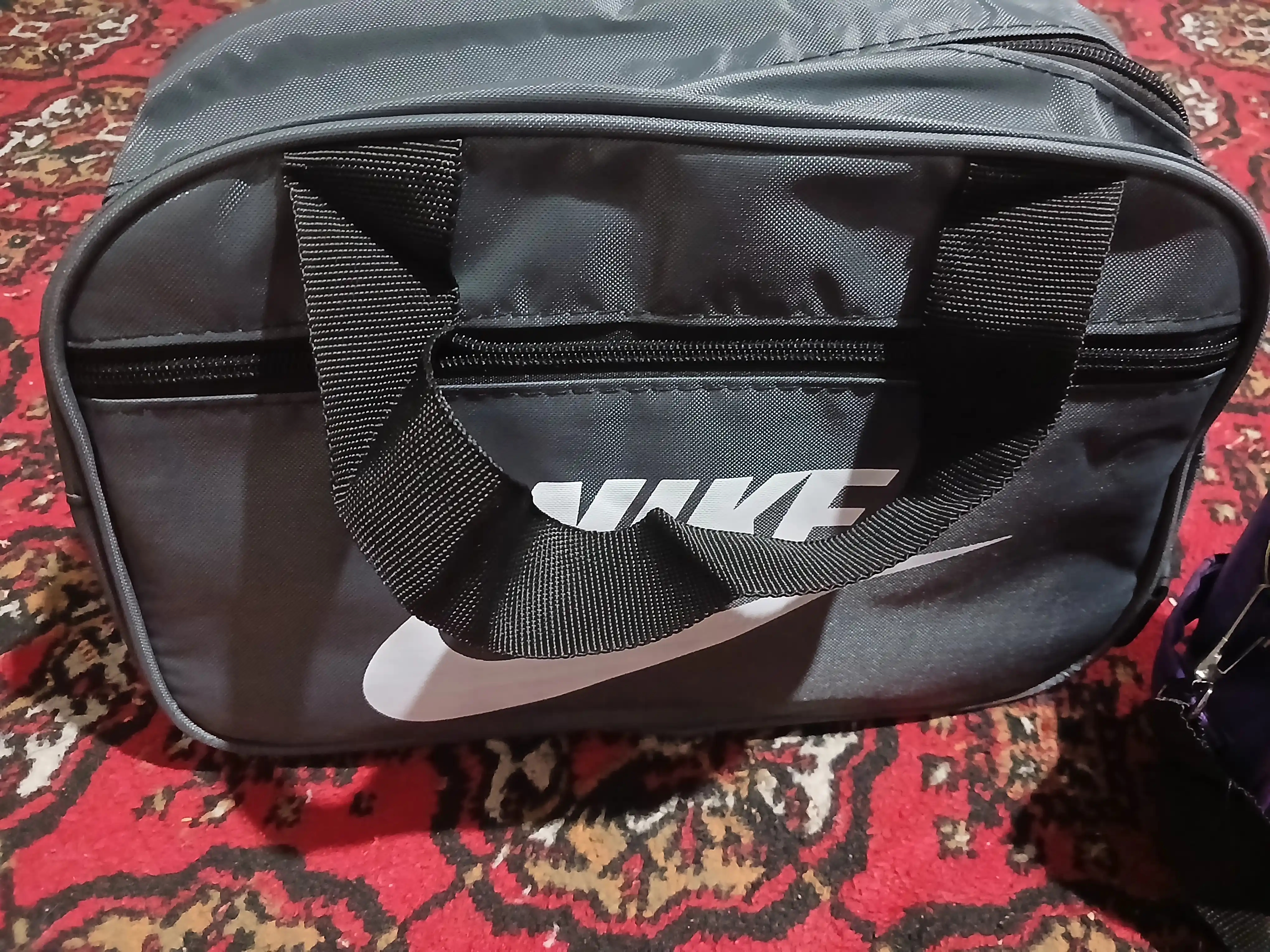Sport sumkasi, erkaklar va ayollar uchun