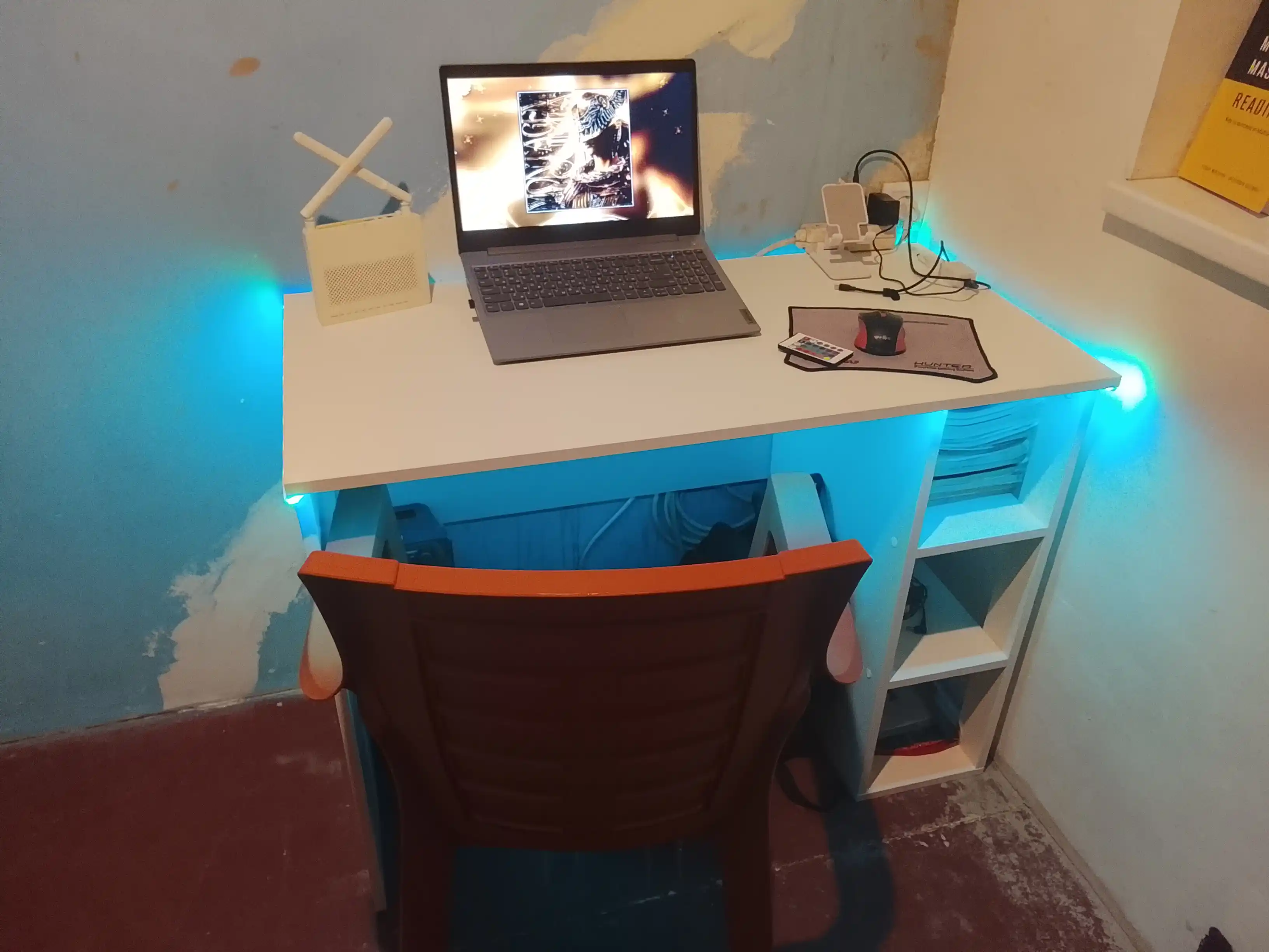 RGB LED masofadan boshqarish pulti bilan 5 metrli LED ko'p rangli lentasi 