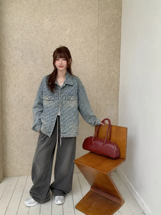 Ayollar jinsi kurtka, oversize — zamonaviy denim kurtka