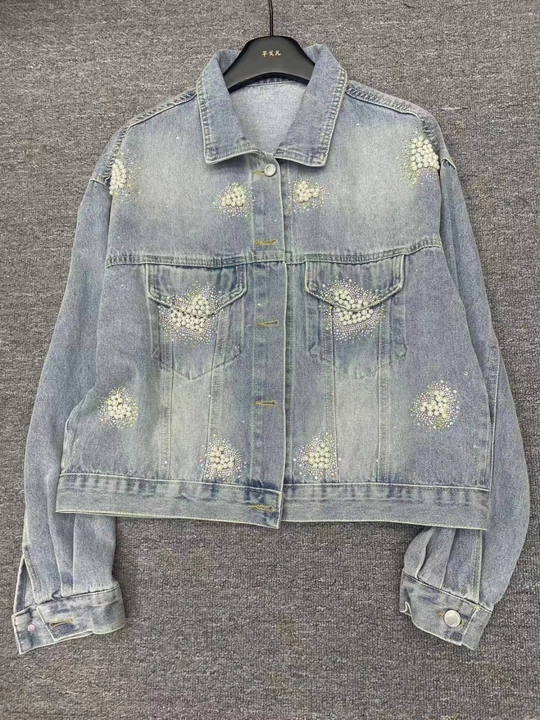 Ayollar jinsi kurtka, oversize — zamonaviy denim kurtka