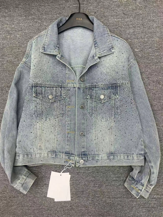 Ayollar jinsi kurtka, oversize — zamonaviy denim kurtka