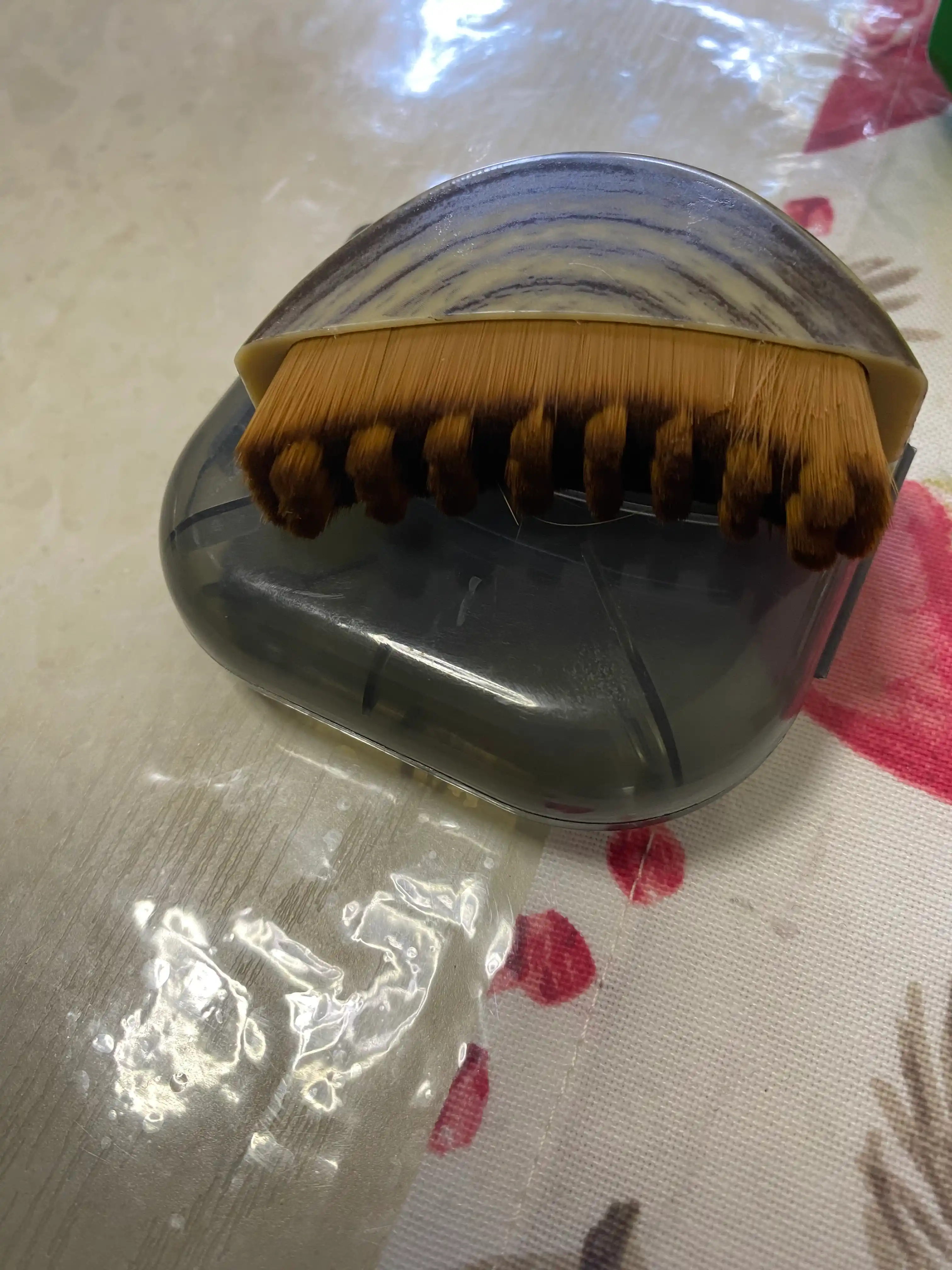 Massaj cho'tkasi, yuz massajeri – lifting, gua sha va limfa drenaj effekti