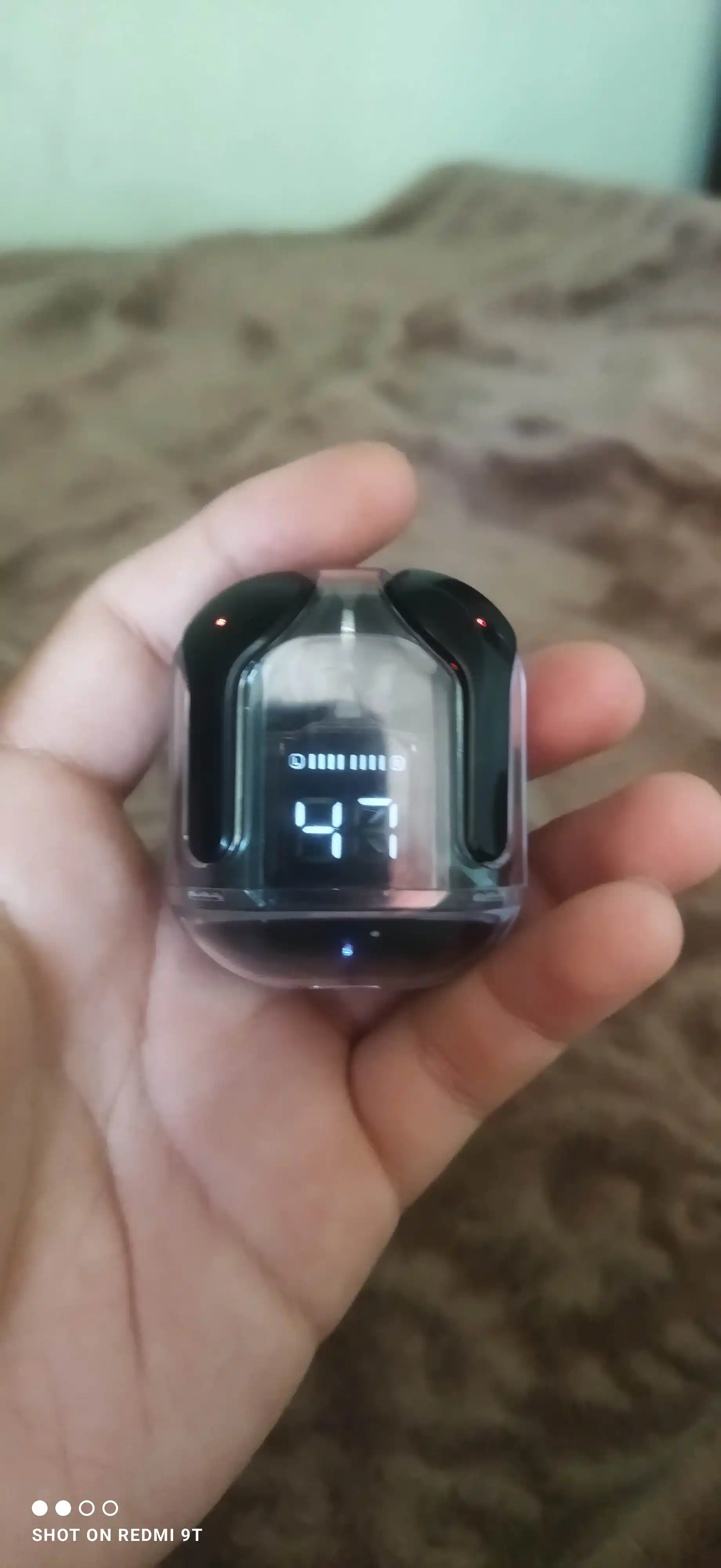 Displey va mikrofonli Air31 simsiz quloqchinlari, iOS va Android uchun