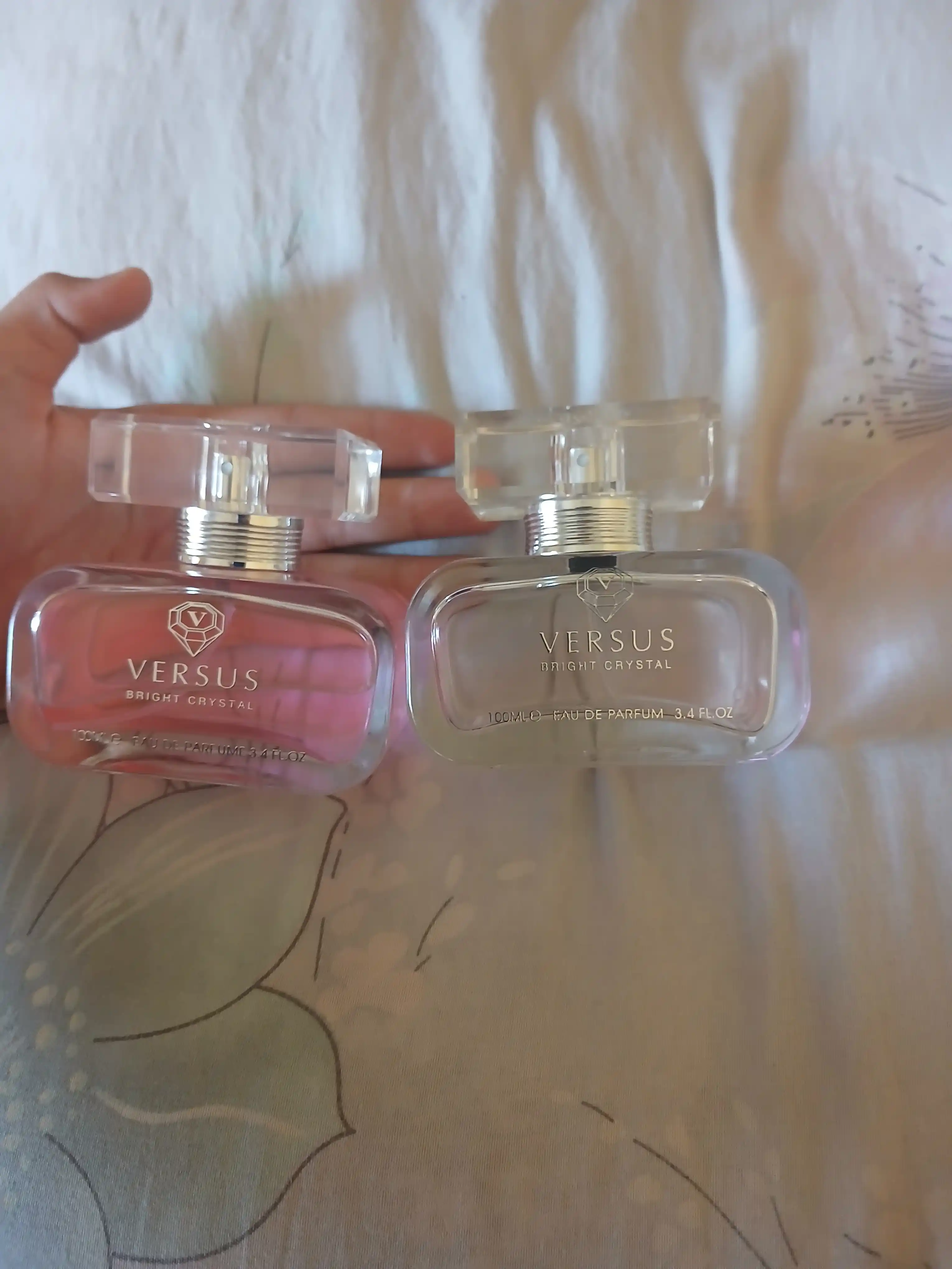 Ayollar uchun parfyumeriya suvi Versus Bright Crystal, Fragrance World, 100 ml