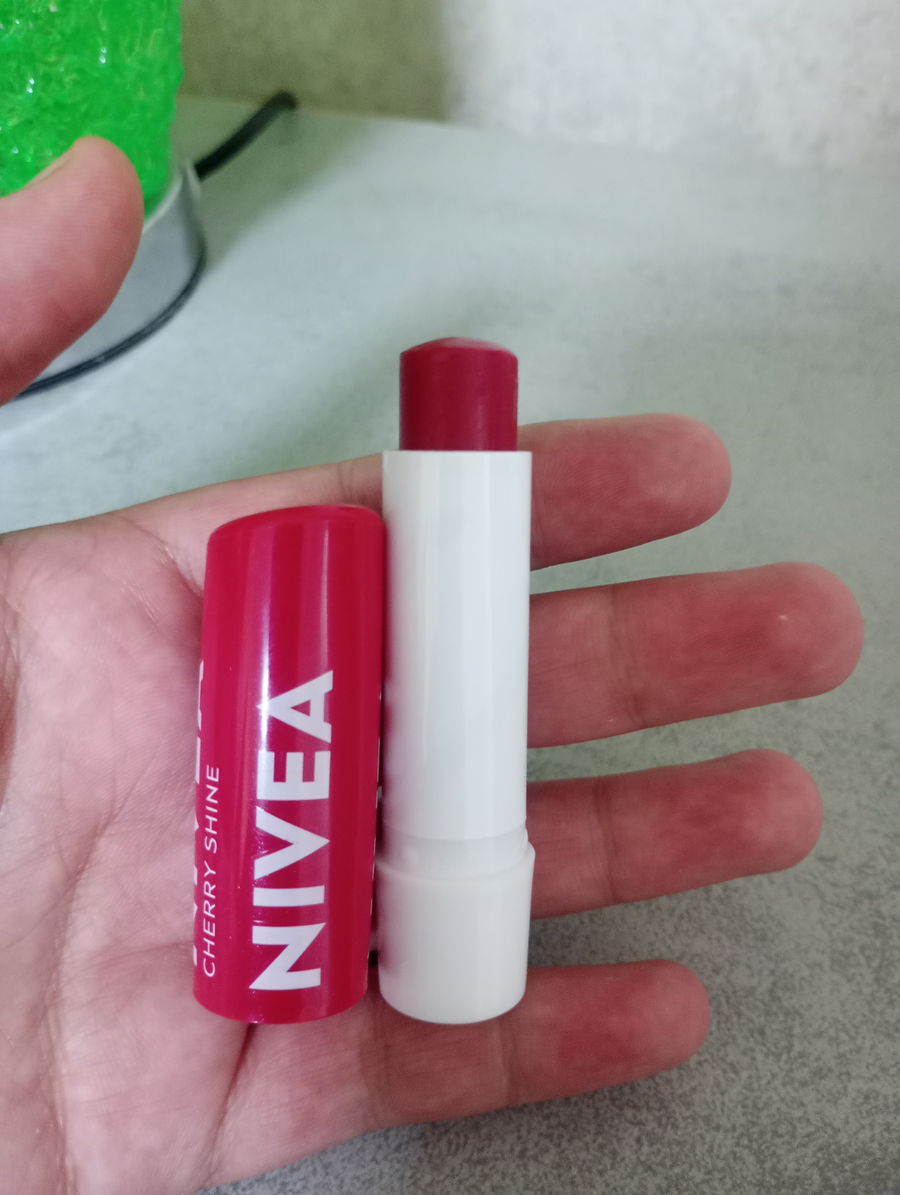 Бальзам для губ NIVEA, с вишнёвым сиянием, 4.8 г
