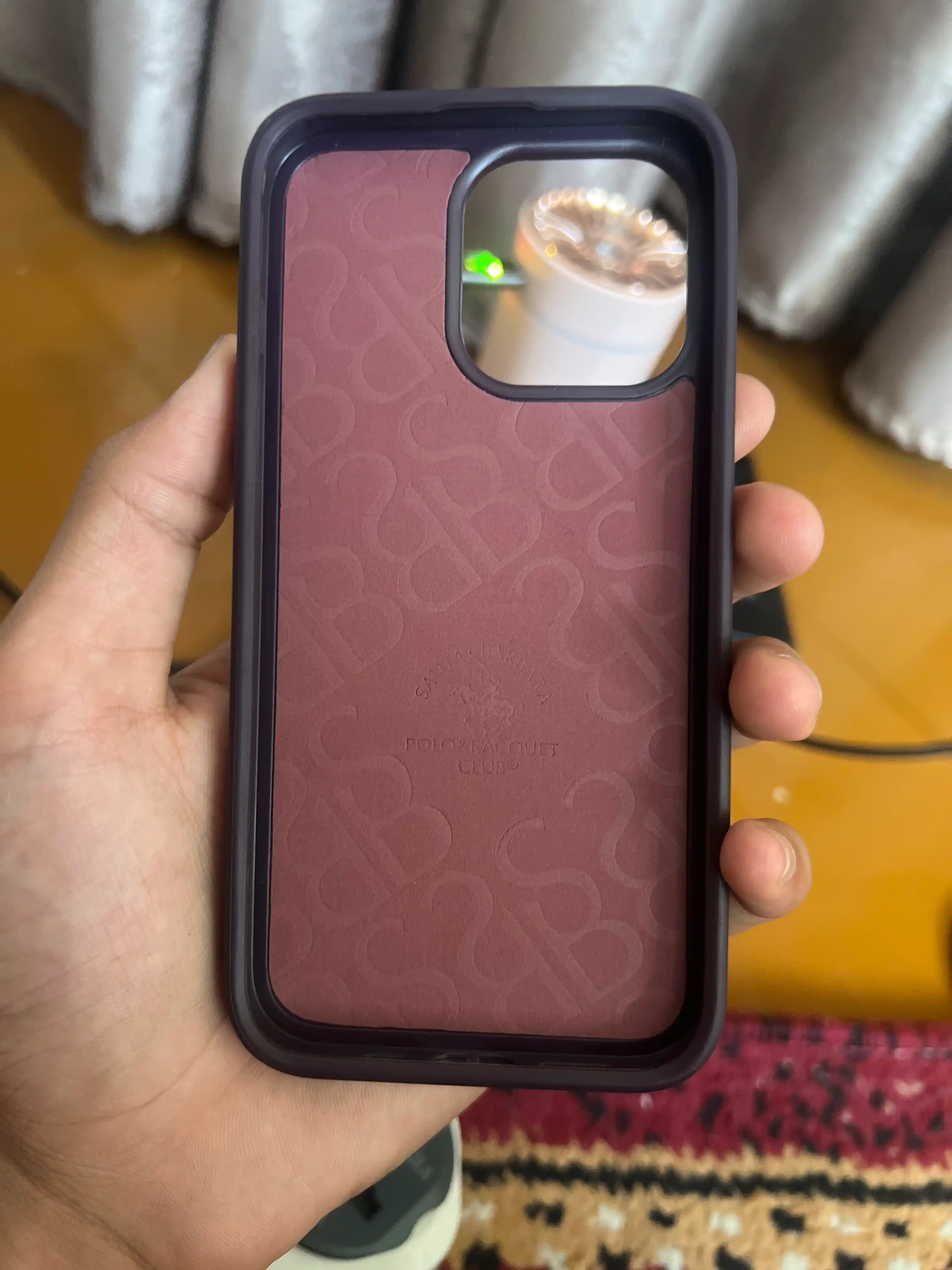 IPhone 13 Pro / 13 Pro Max uchun kashta tikilgan Santa Barbara Polo charm g‘ilofi