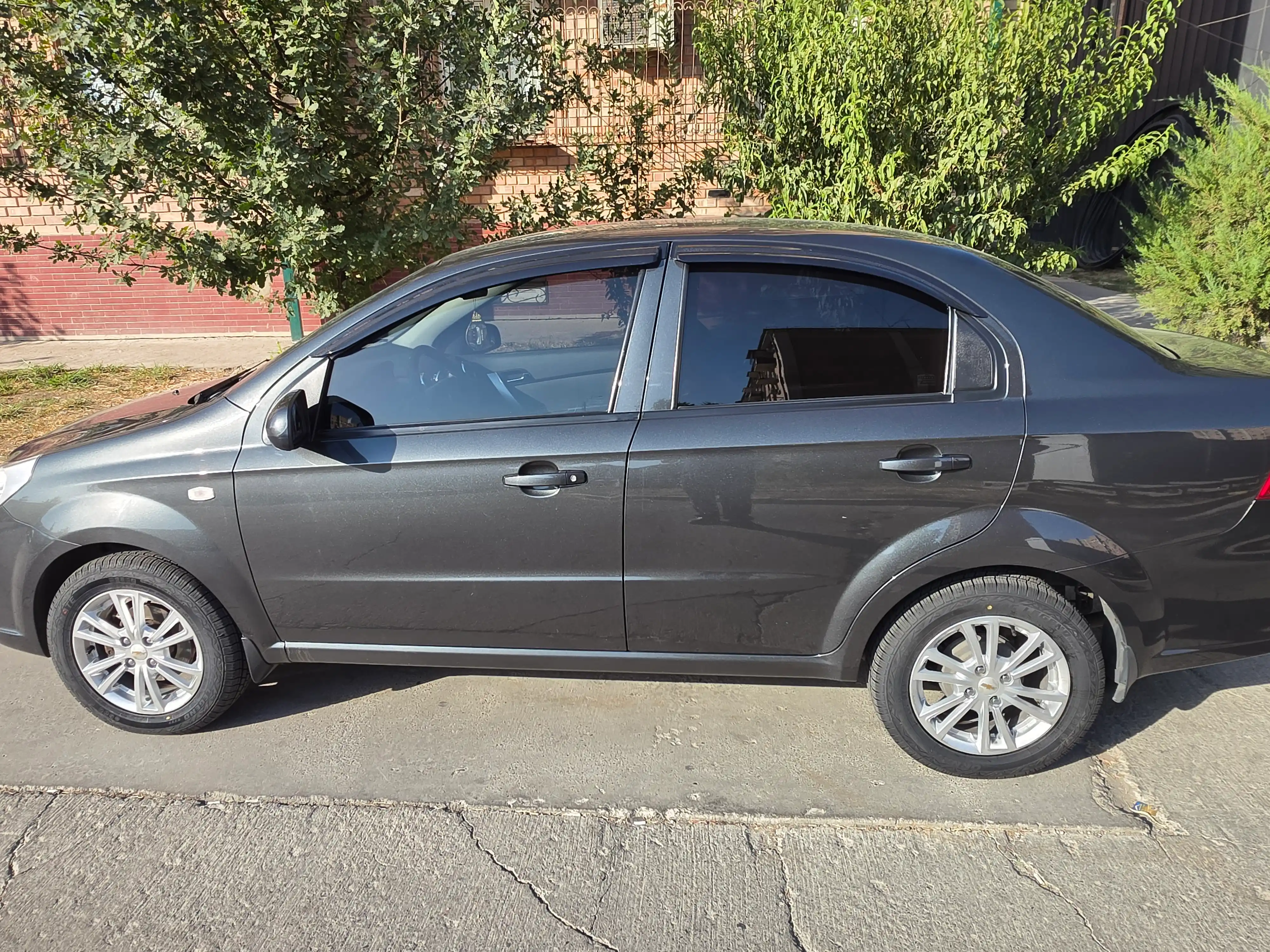 Diskalar to'plami COBALT MIDNAYT R15 * 100, 4 dona, sovg'a sifatida balon qoraytirgich ABS