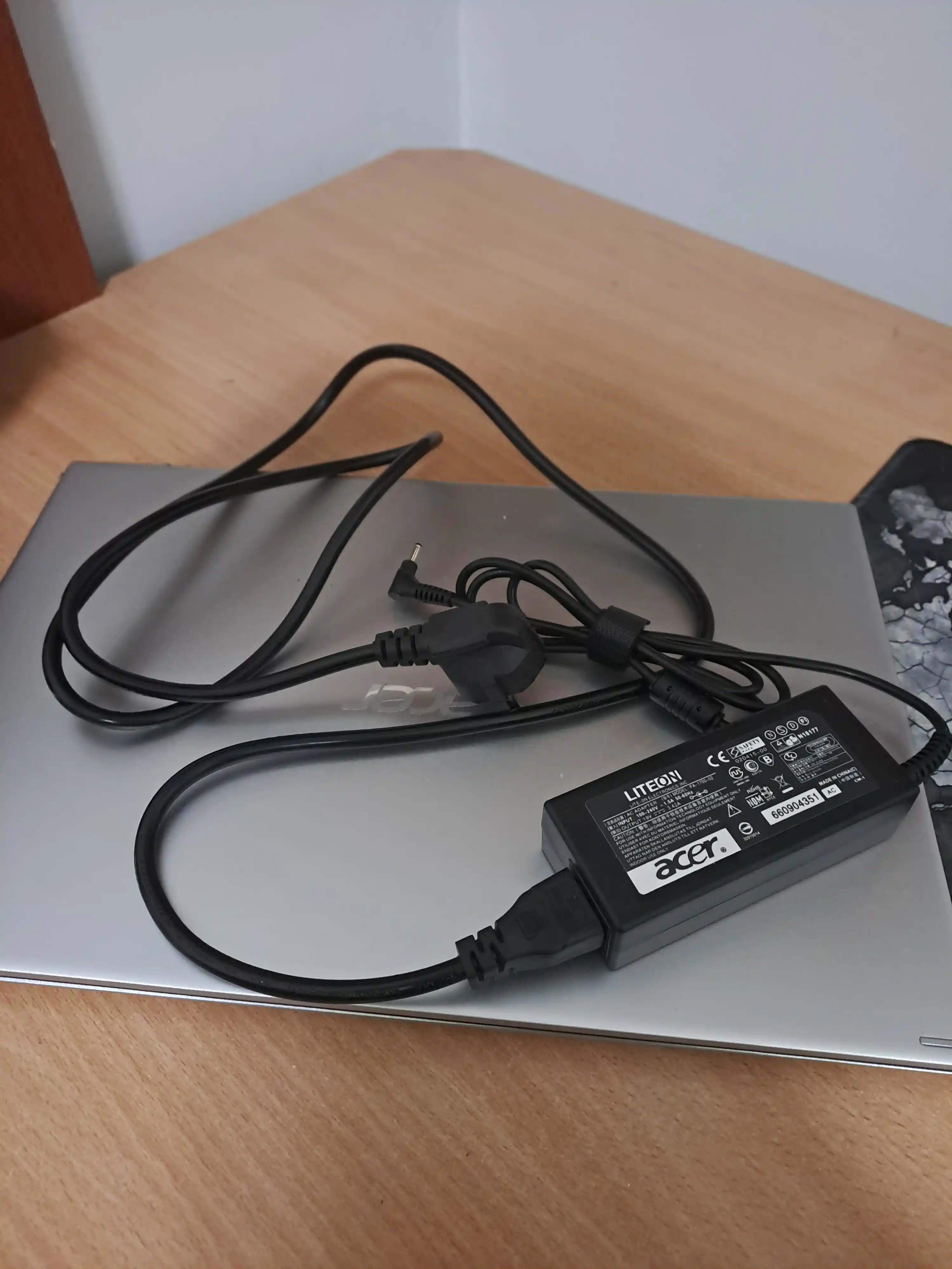 Зарядка для ноутбука Acer 19V 3.42A 65W, блок питания, маленький конец