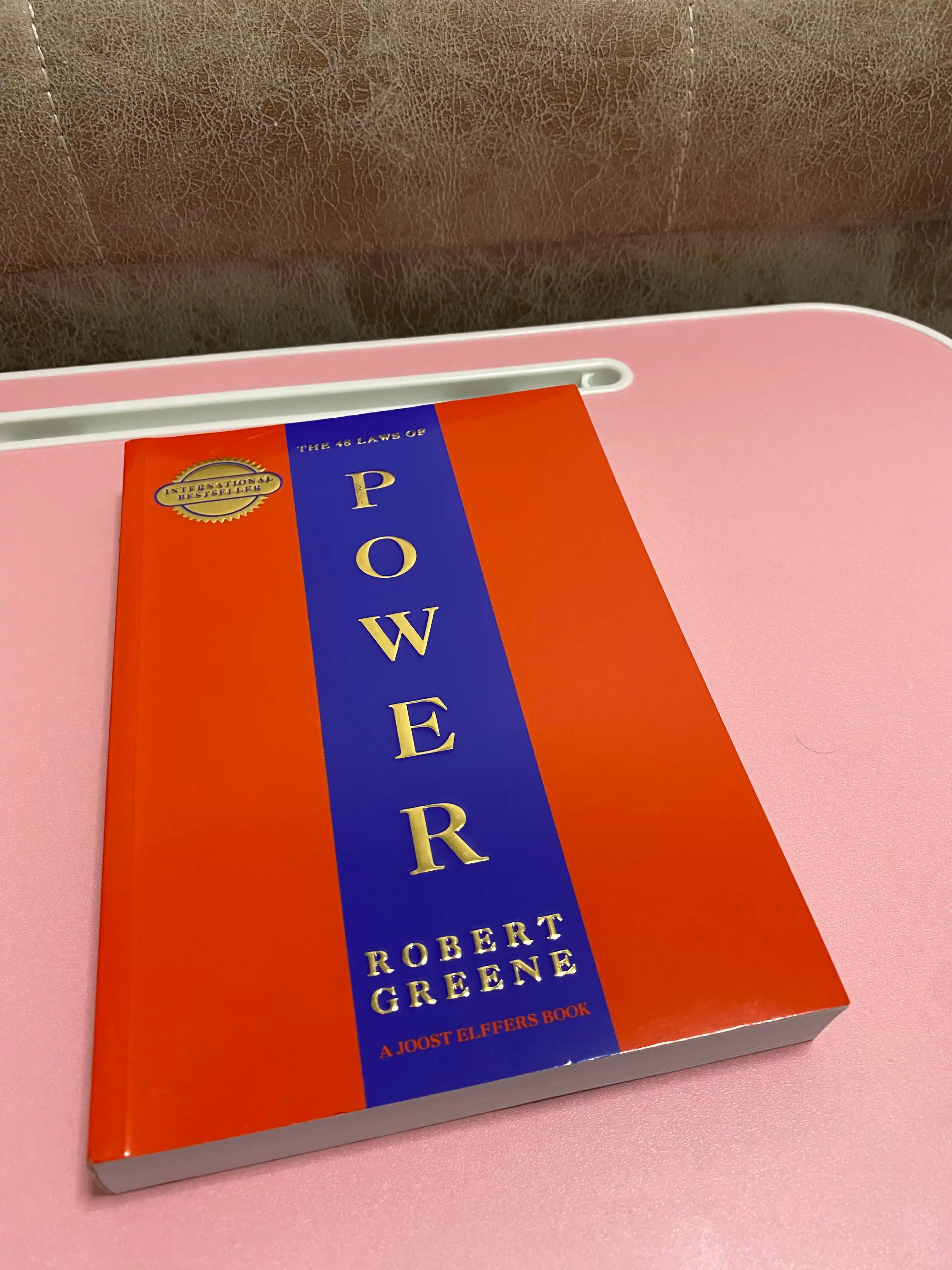 The 48 Laws Of Power, Robert Greene