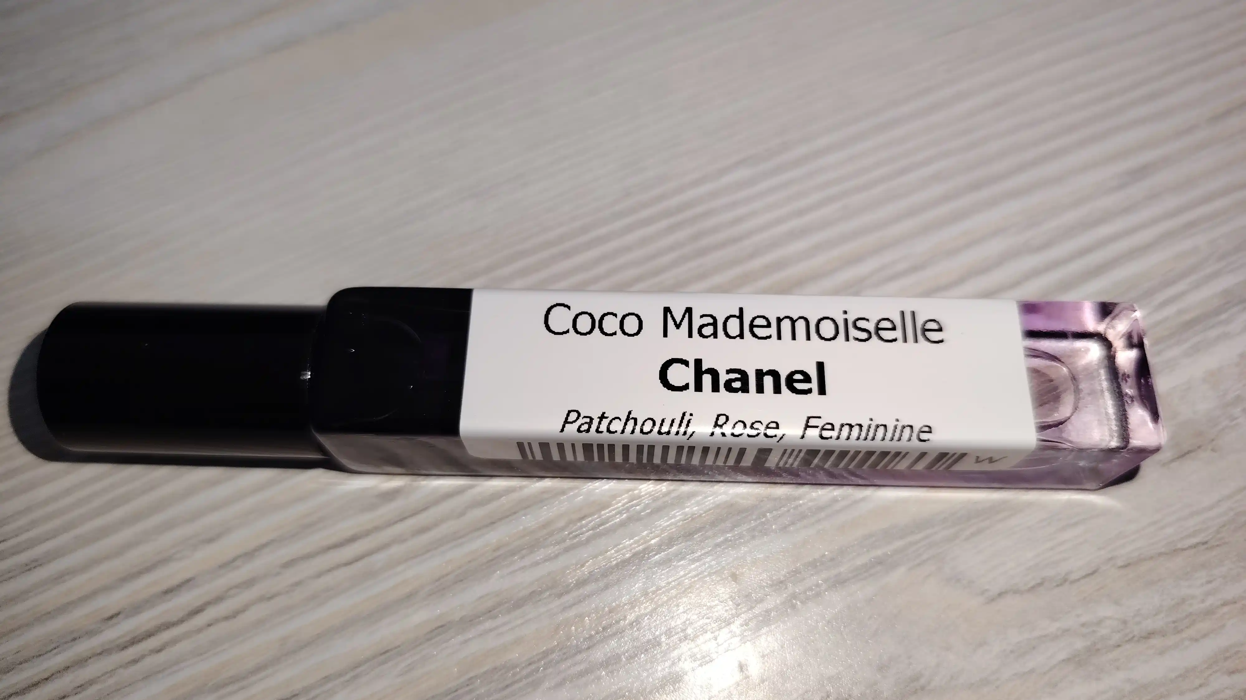 Coco Mademoiselle Chanel ayollar parfyumi flakonlarda, LABOR Parfumdan