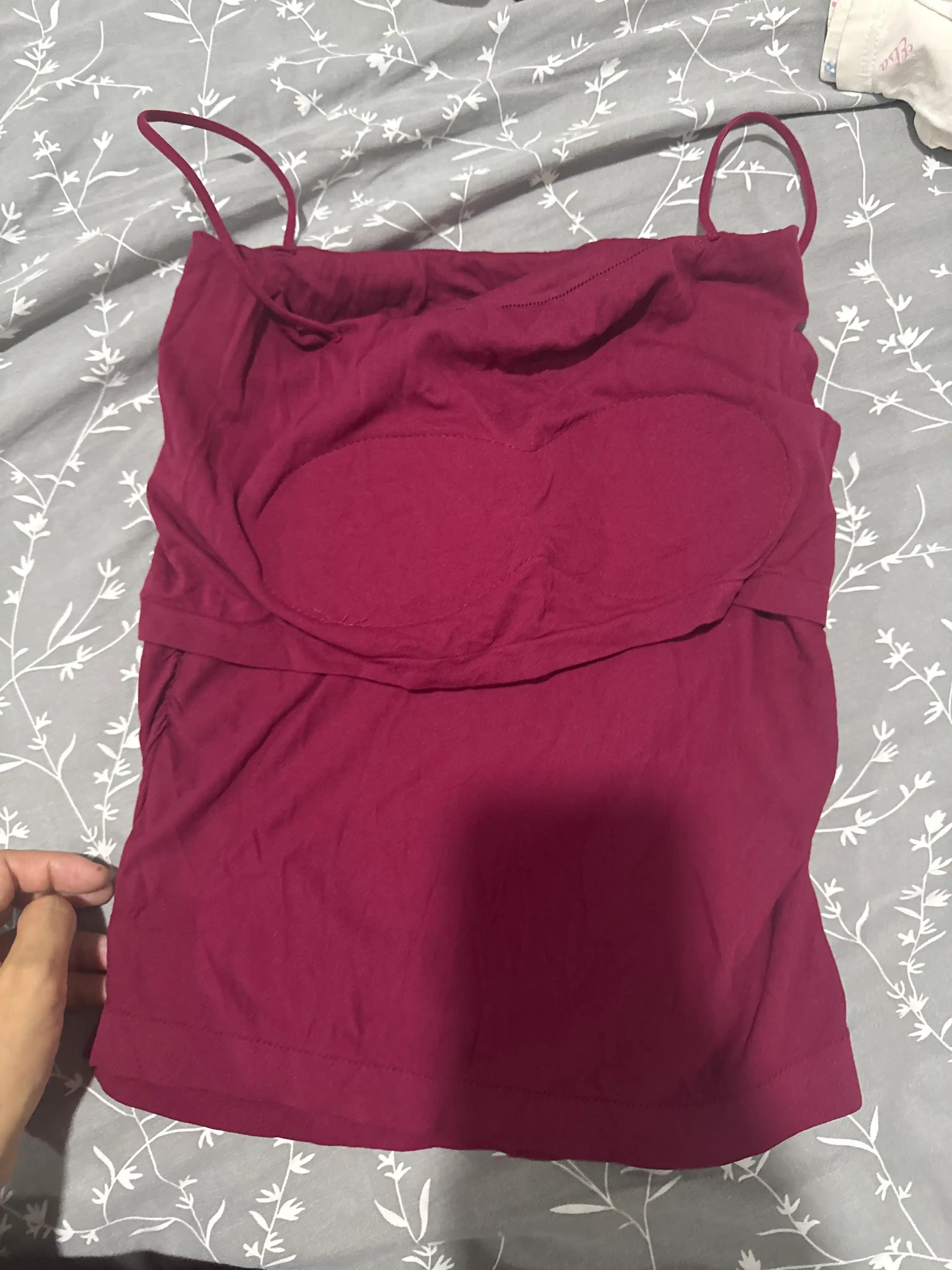 Ayollar uchun mayka top, astariga chashka tikilgan, universal o‘lchami 40-62 kg