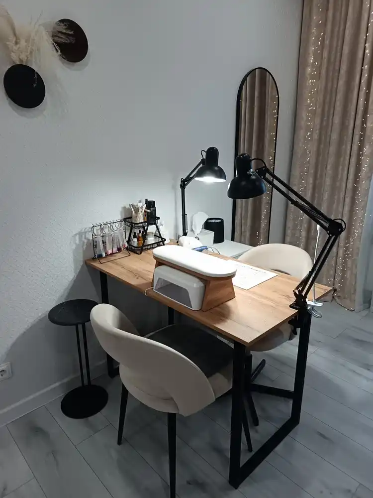 Stol chiroq , metal korpus o'quvchilar uchun svetilnik chiroq qora, oq rang