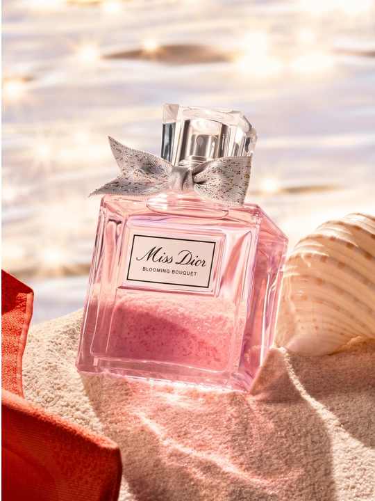 Miss Dior Blooming Bouquet - женские духи с нотами пиона, ириса, розы, ландыша