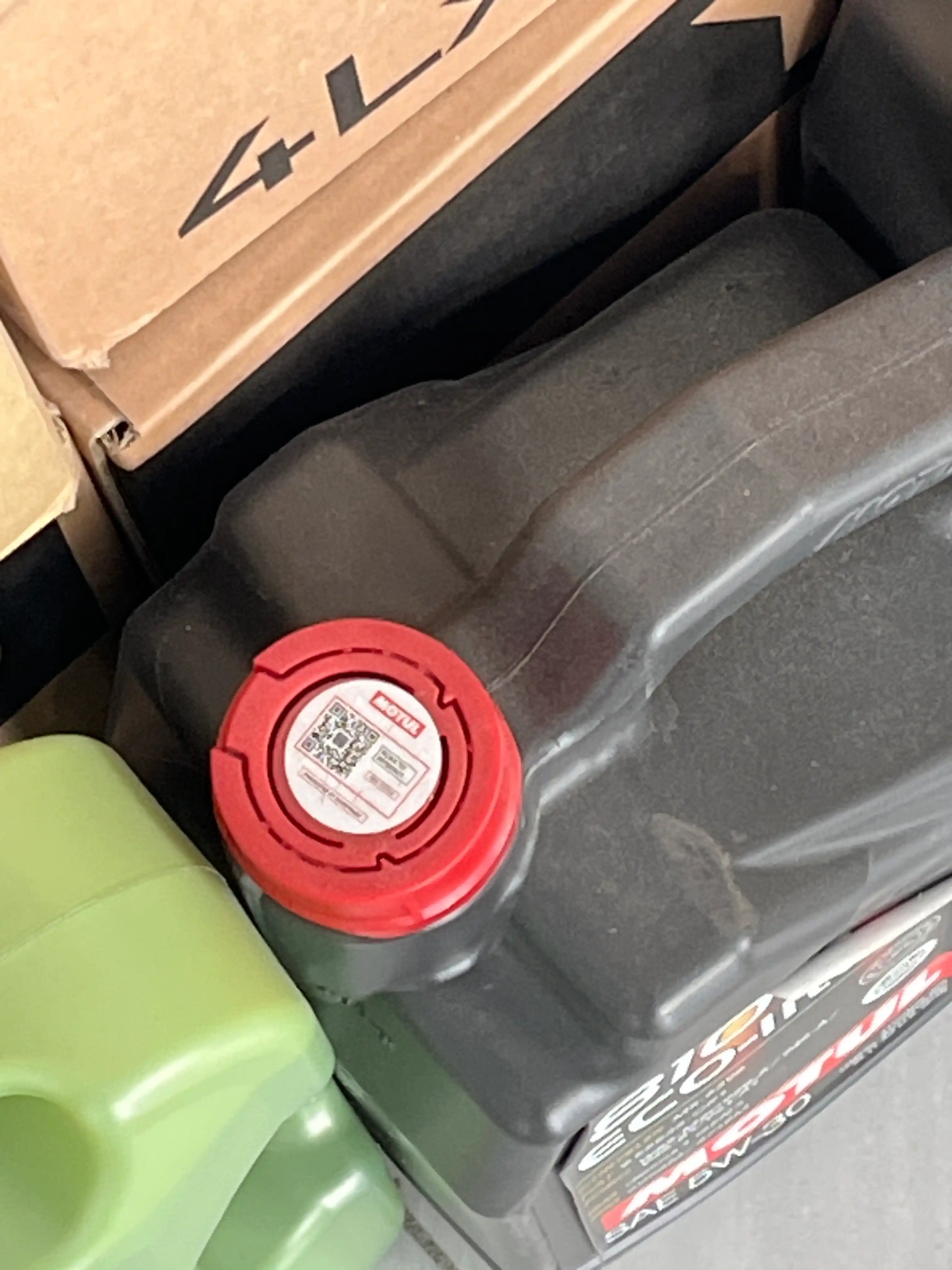 Dvigatel moyi Motul 8100 ECO-Lite 5w30, 4 l