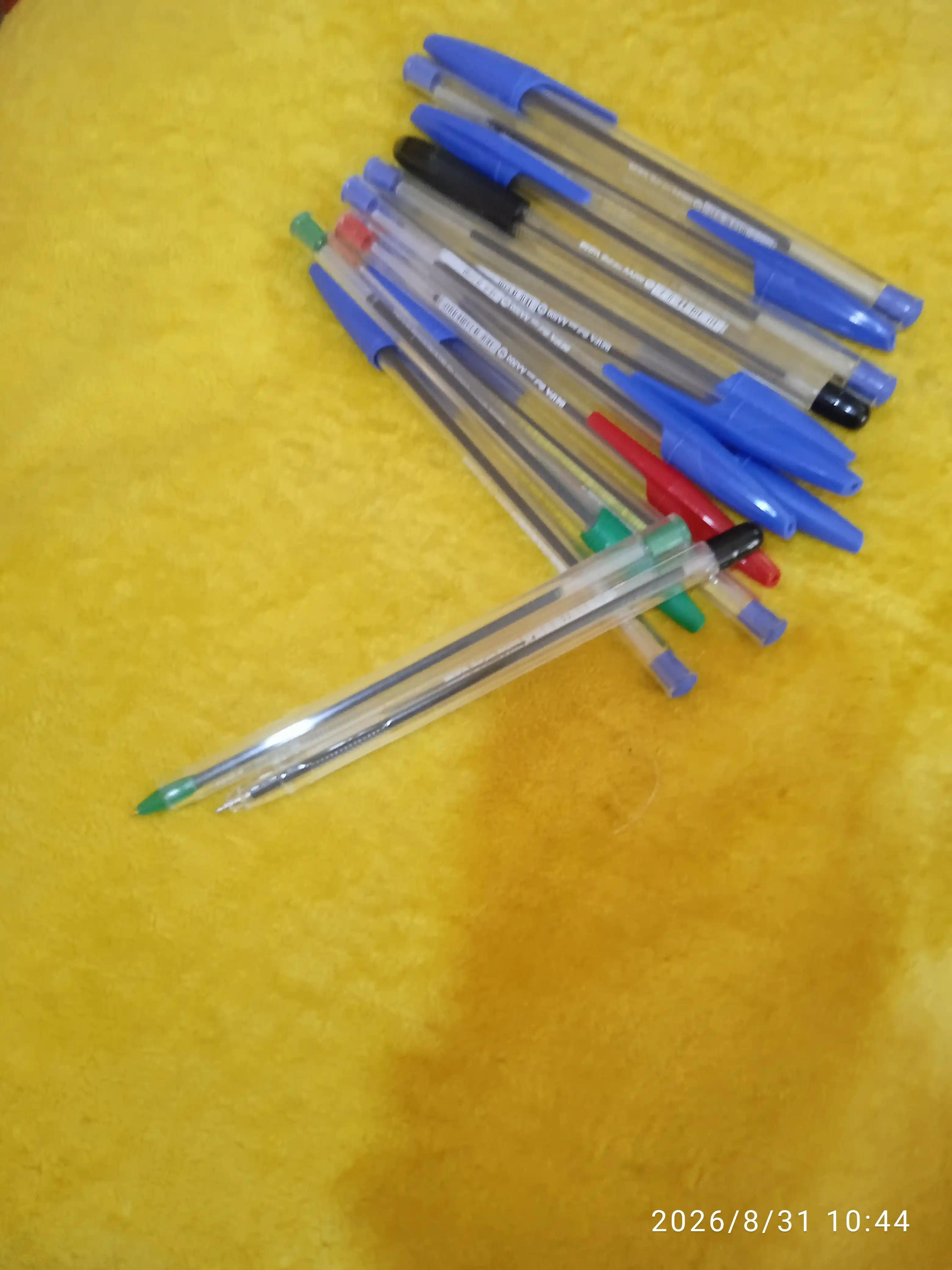 Шариковая ручка Beifa AA500-50B в упаковке 15 шт, 10 синих, 2 черных, 2 зеленых, 1 красная