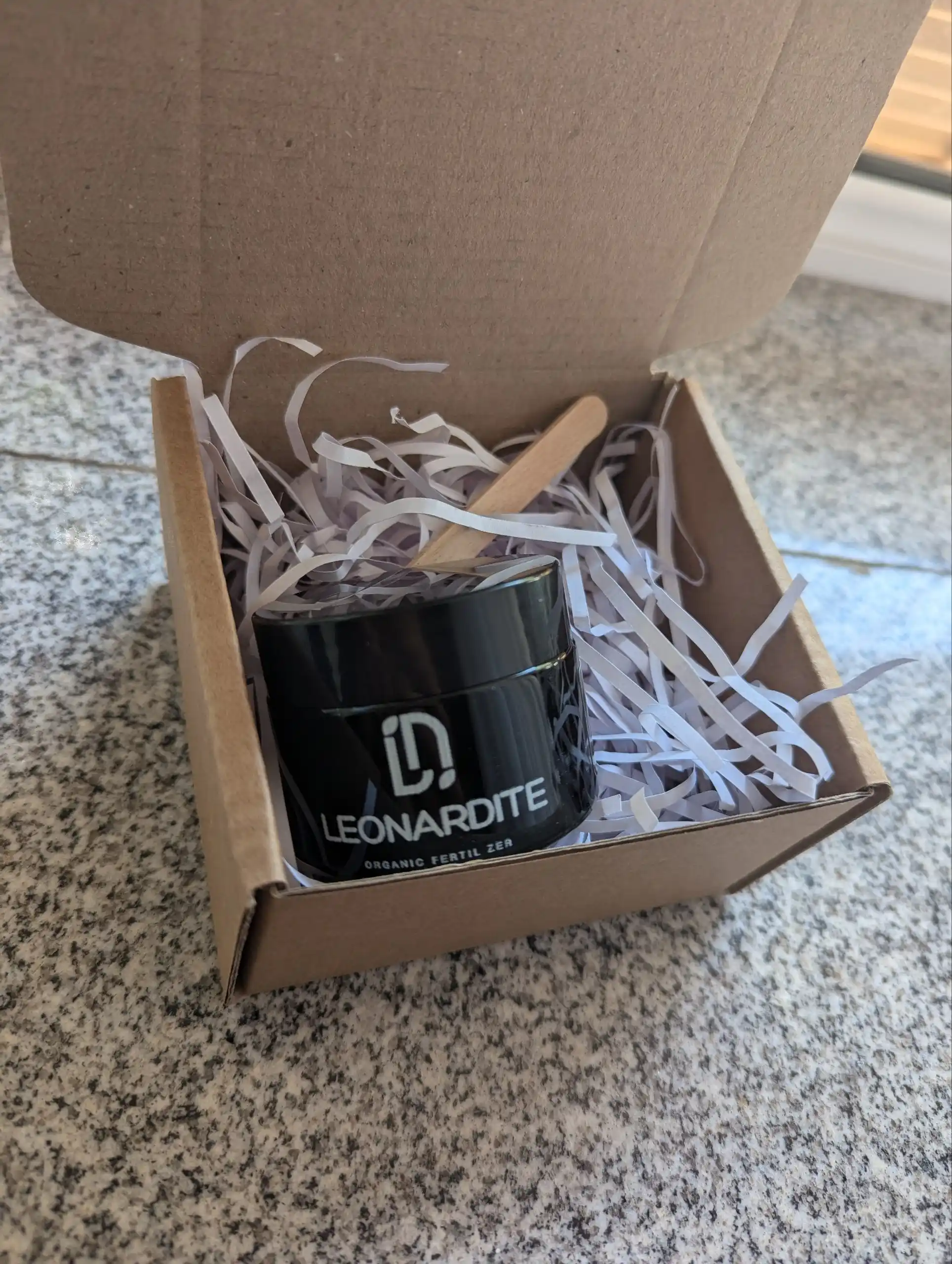 Uy va bog‘ o‘simliklari uchun Leonardite Gel organik o‘g‘iti, 50 gr
