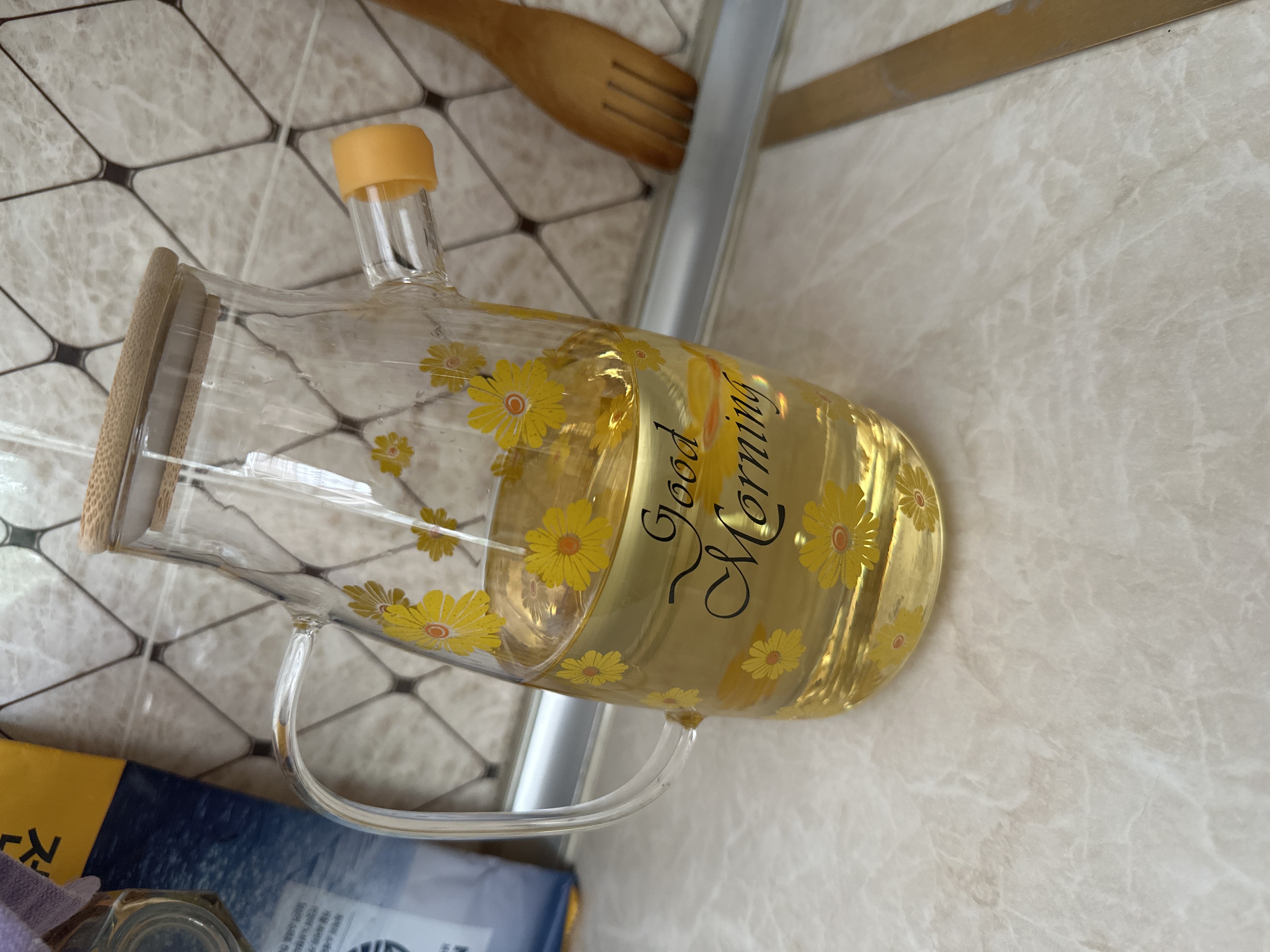 Yog idish va souslar uchun o'lchovli shisha butilka, 1 litr