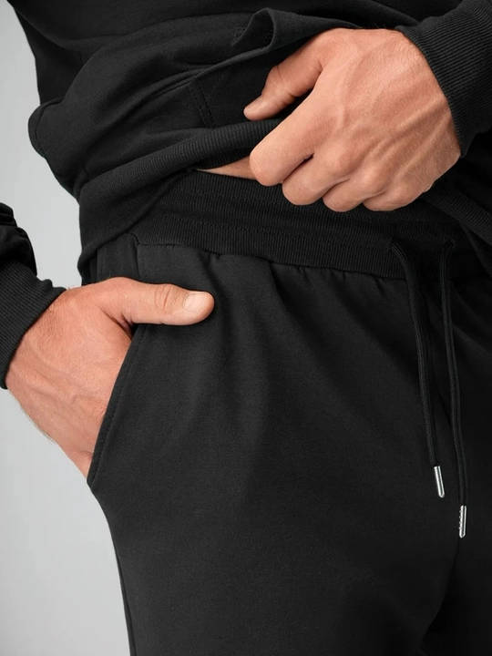 Erkaklar sport kostyumi. Bahor va kuz uchun. Oversize