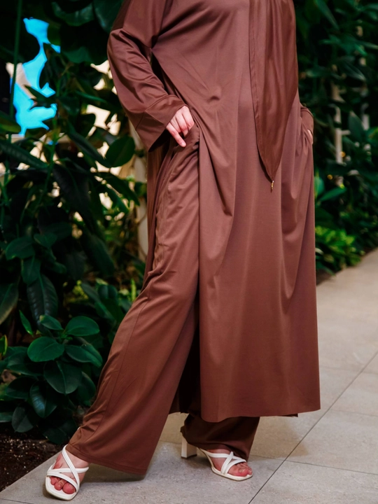 Ayollar abayasi, musulmoncha kiyim, shimli abaya, erkin bichimli kostyum