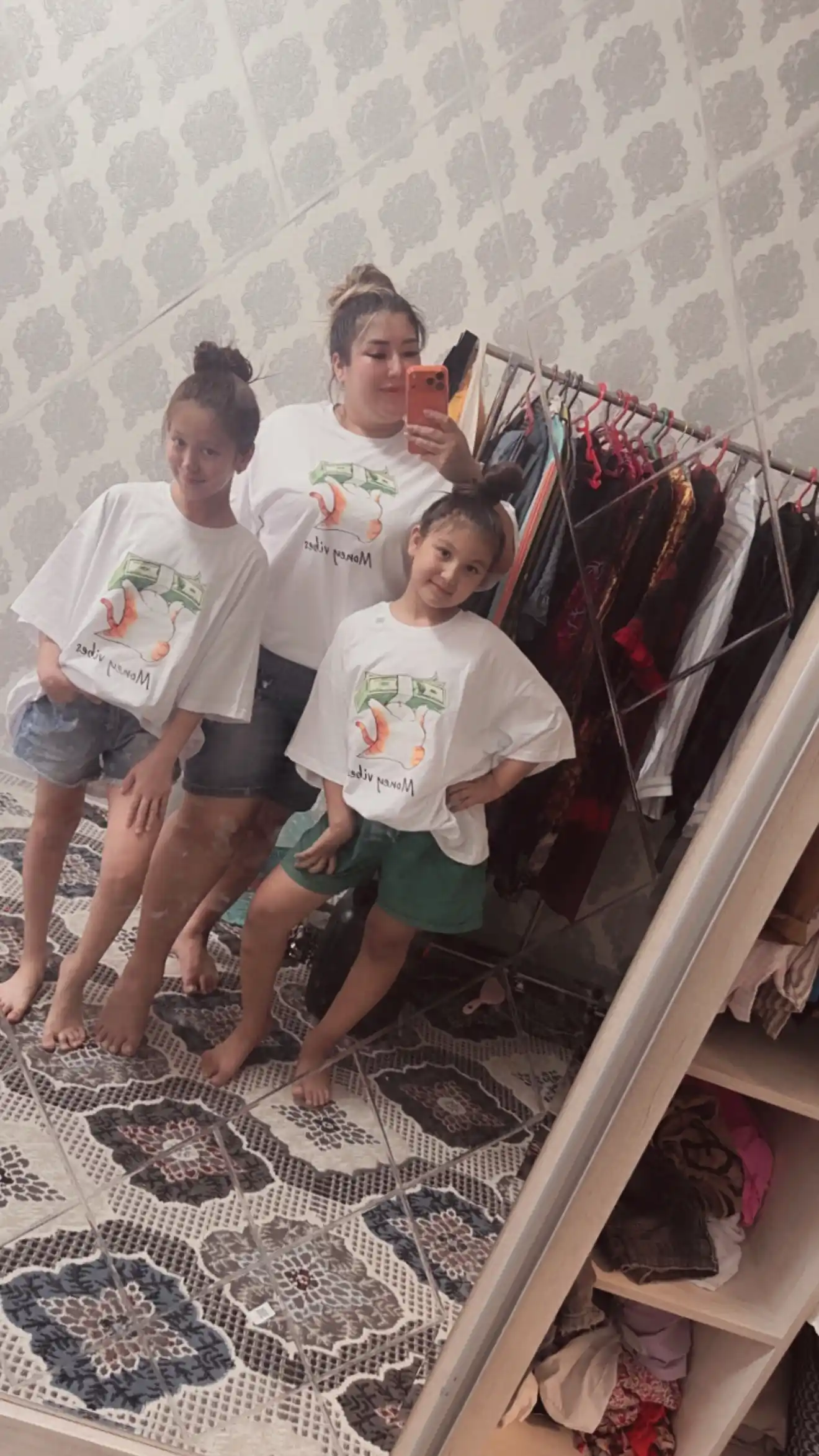 Mushukchalar printli ayollar uchun OVERSIZE paxtali futbolka, keng fasonli, ORZU-TEKS