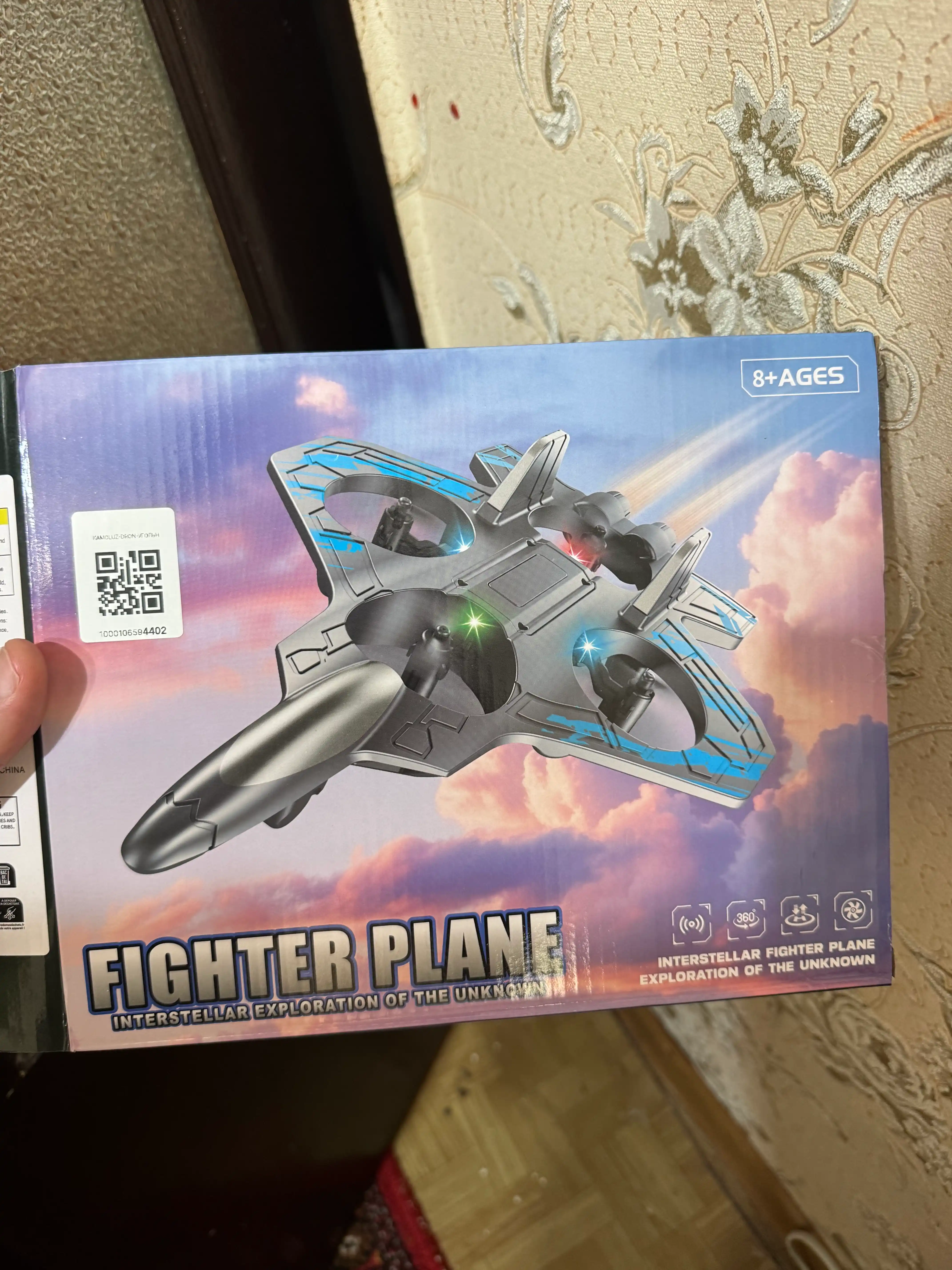 360° fokusli va yorqin RGB yoritgichli radio boshqariladigan Fighter dron samolyoti