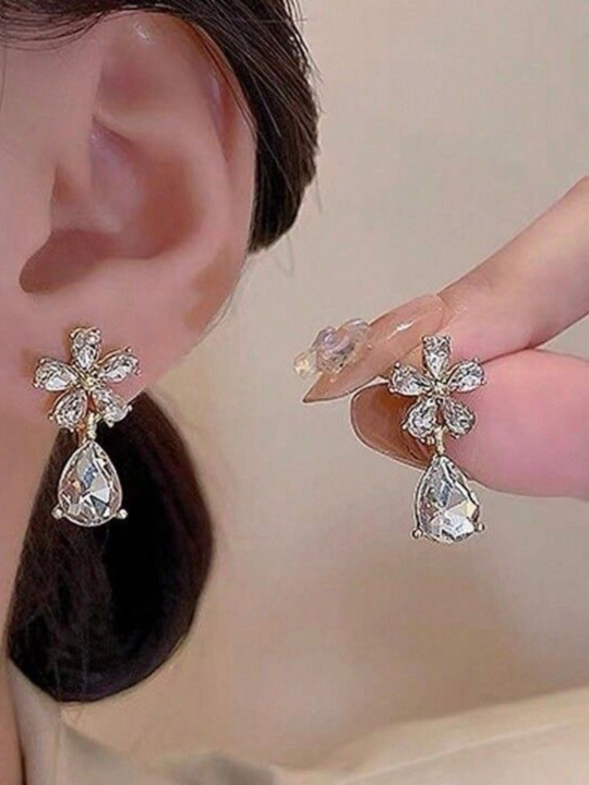 Женские серьги различных дизайнов