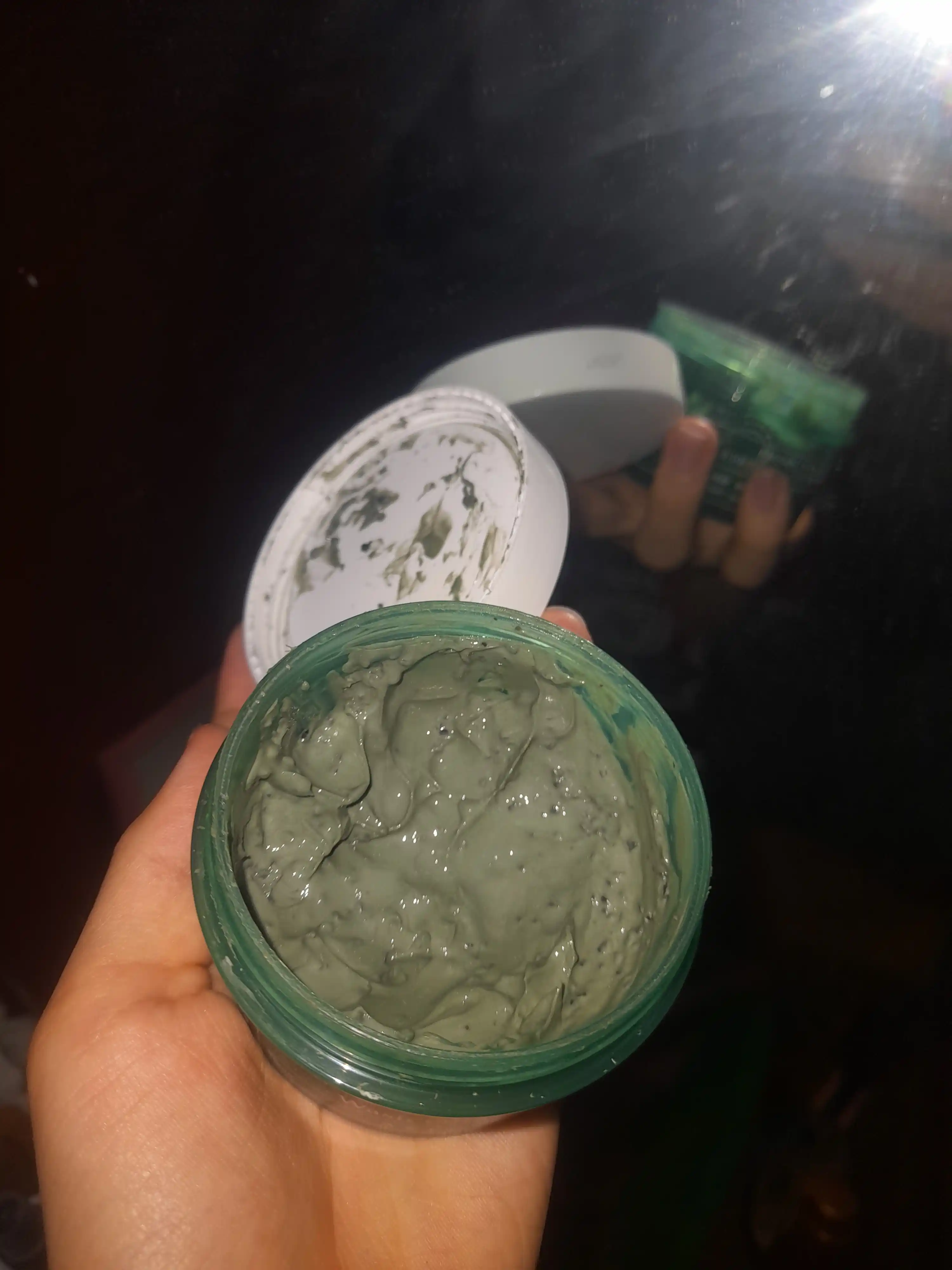Yuzni qora nuqtalardan tozalovchi AXIS-Y Mugwort Pore loysimon niqobi, 100 ml