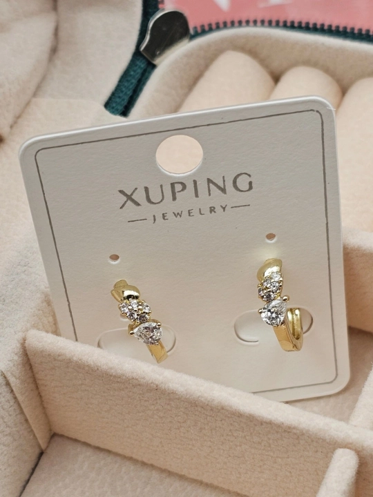 Xuping brendining oltin rangli ayollar ziraklari