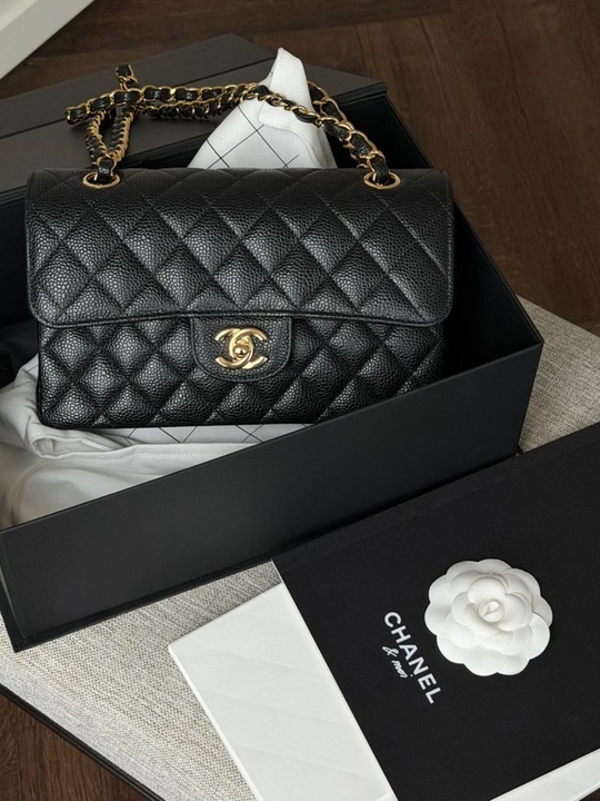 Женская сумка на плечо с надписью Chanel, цепочкой и стеганым дизайном - 