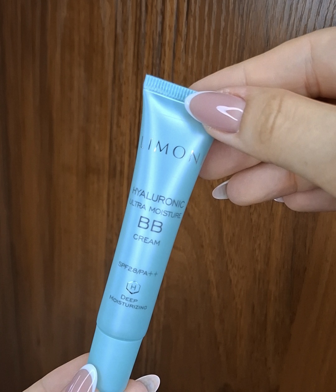 Увлажняющий ББ крем с гиалуроновой кислотой LIMONI Hyaluronic Ultra Moisture BB Cream 15мл