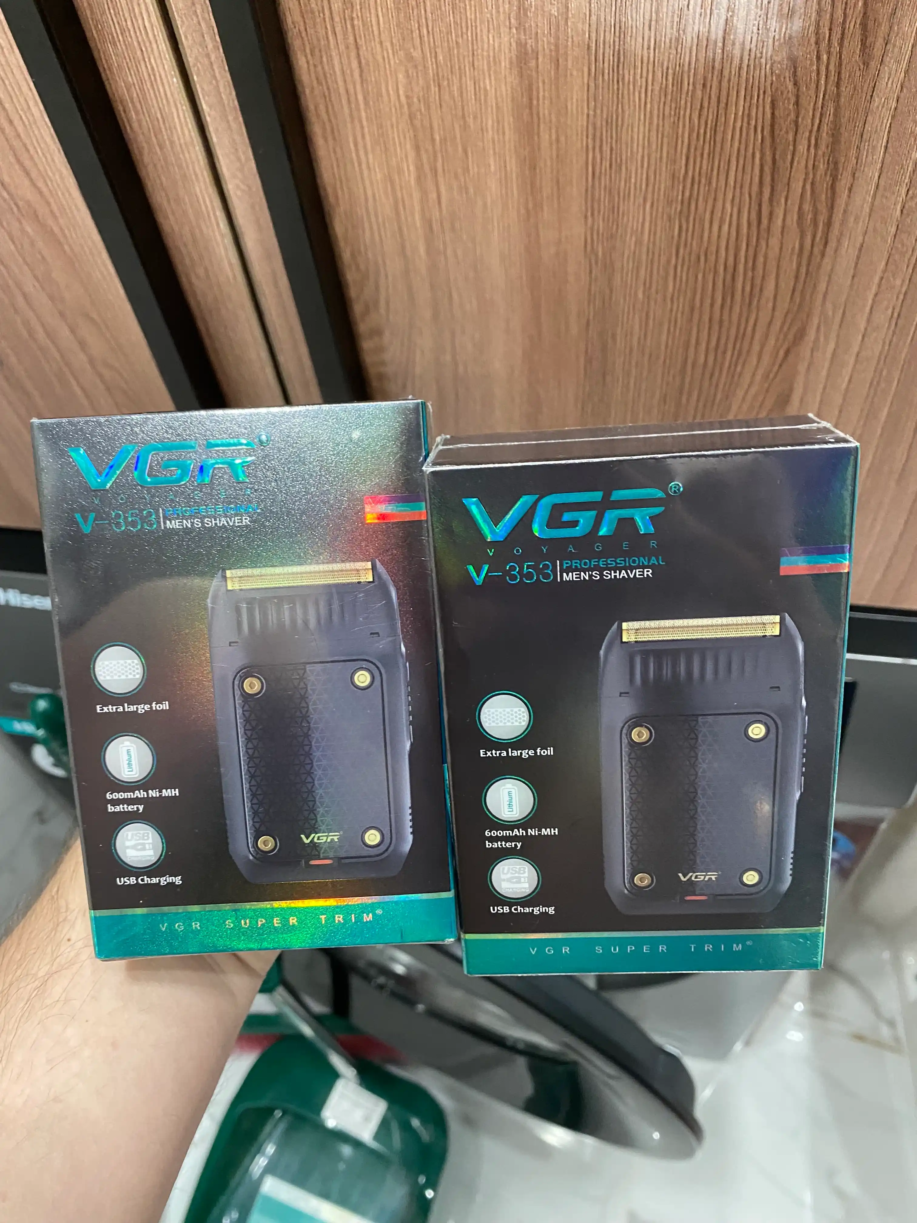 Электробритва VGR V-353, со встроенным триммером, беспроводной портативный шейвер
