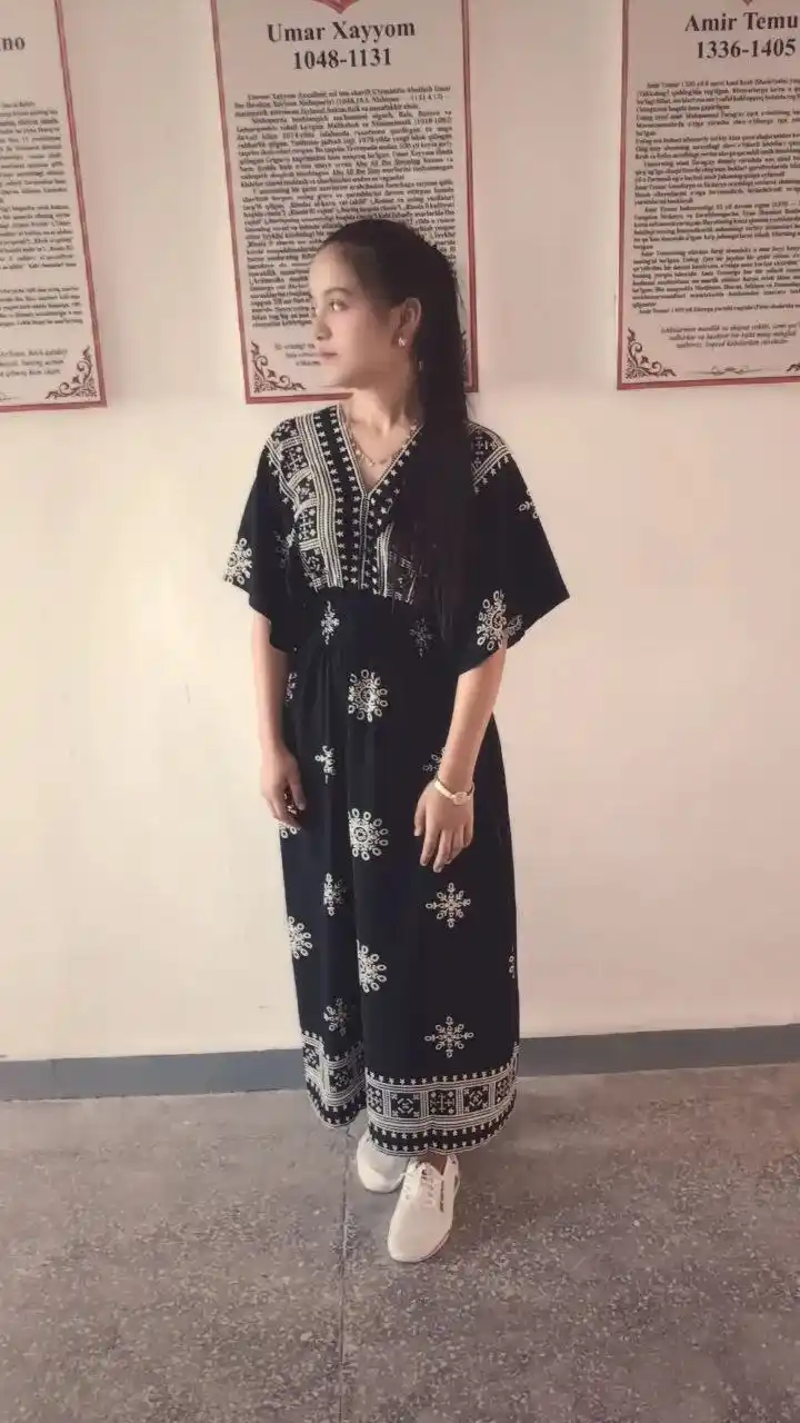 Ayollar uchun bosma libos, V-bo'yin