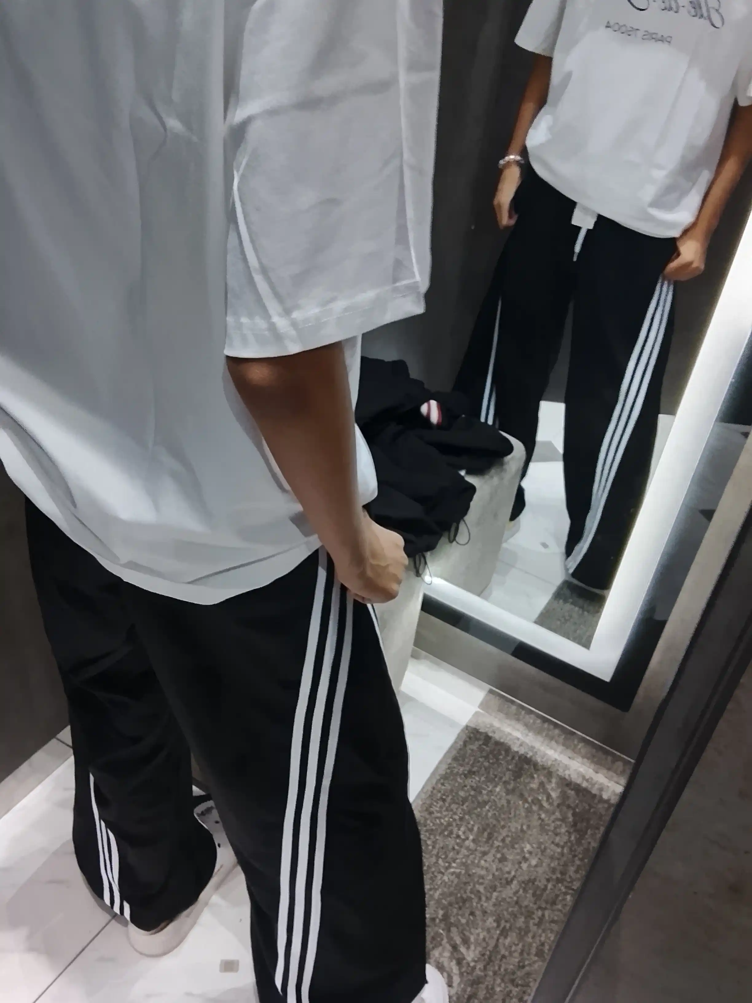 Ayollar uchun keng sport shimlari, chiziqli oversayz joggerlar