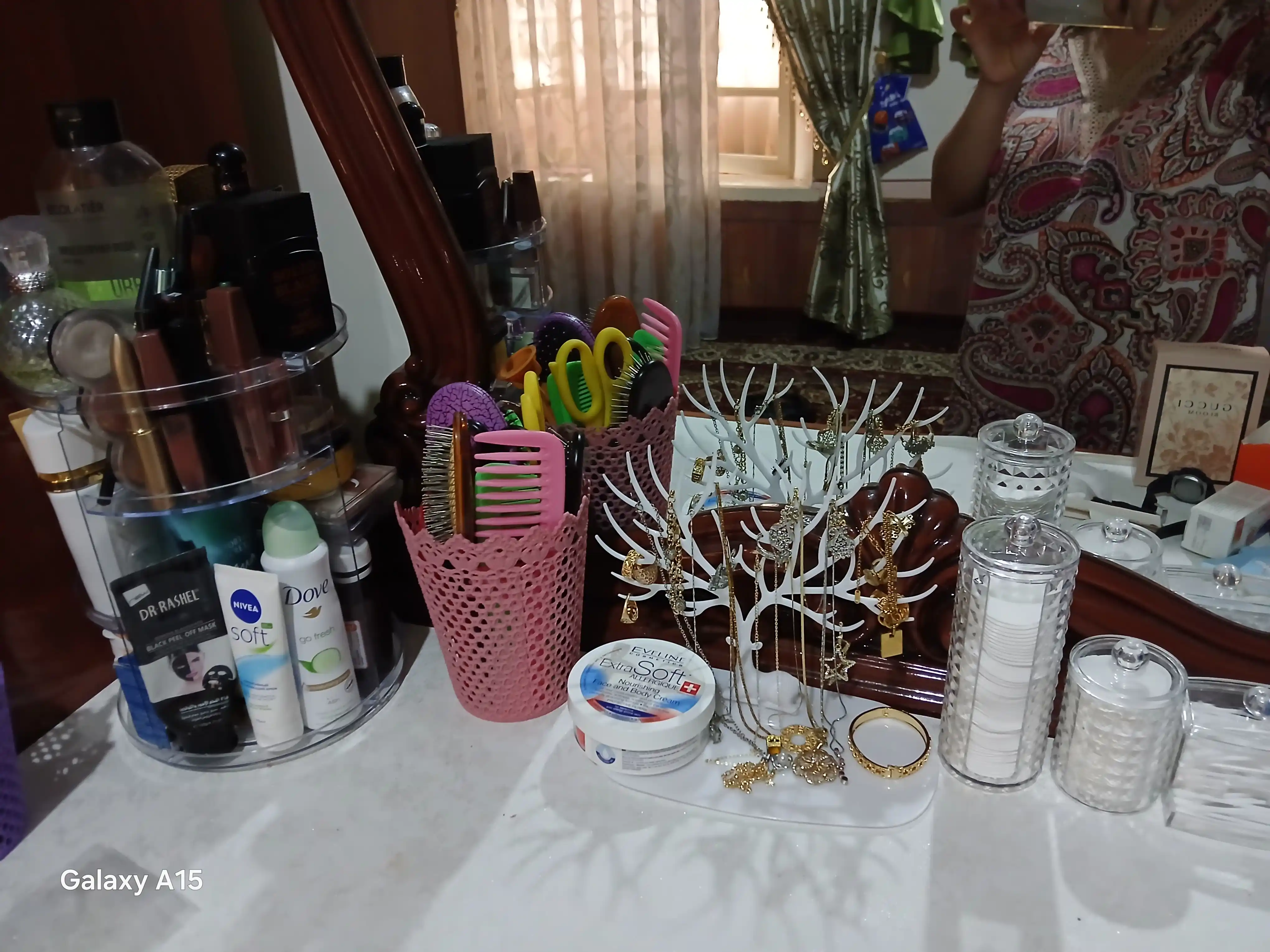 Kosmetika organizer 360° aylanuvchi, katta sig‘imli, shaffof make-up organizer