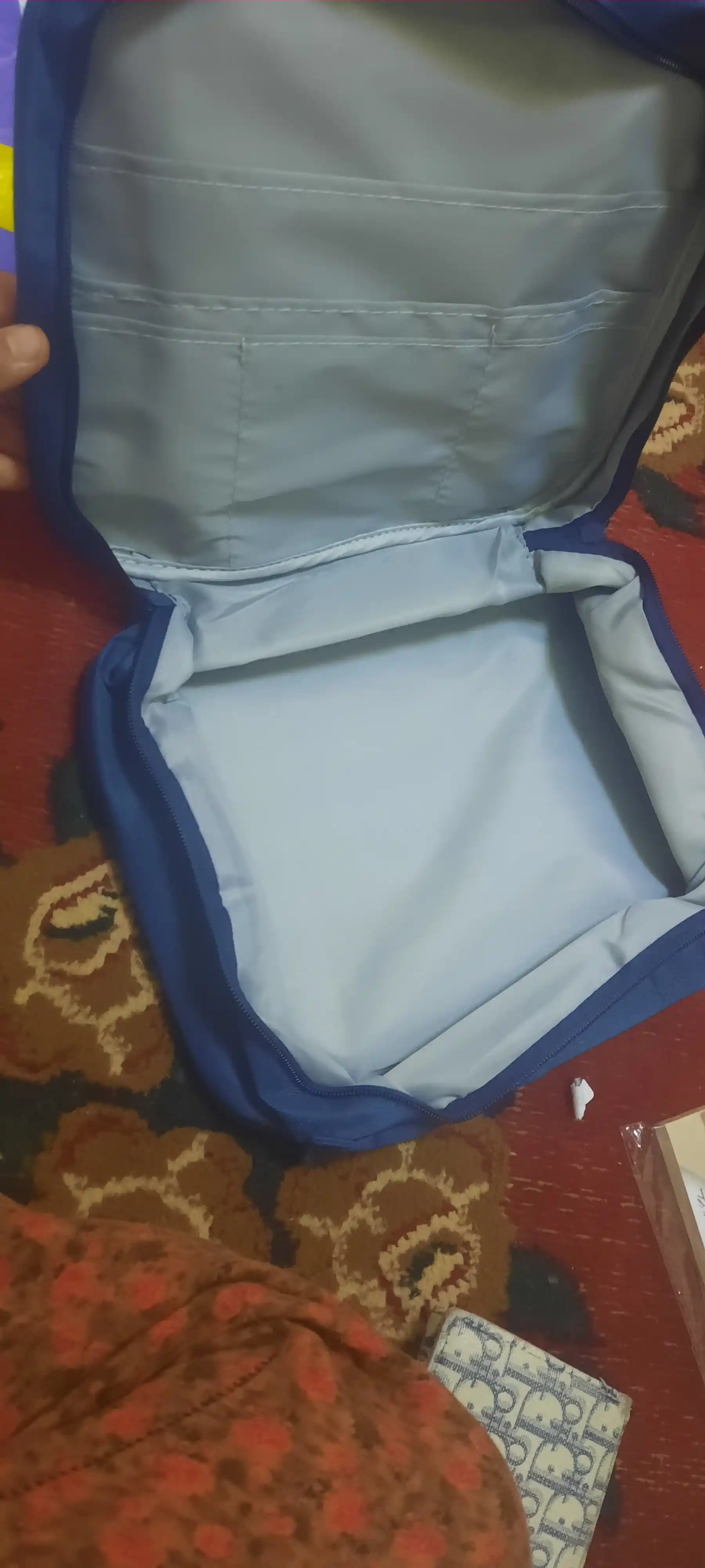 Katta aptechka dori saqlash uchun, uy, mashina va sayohat uchun