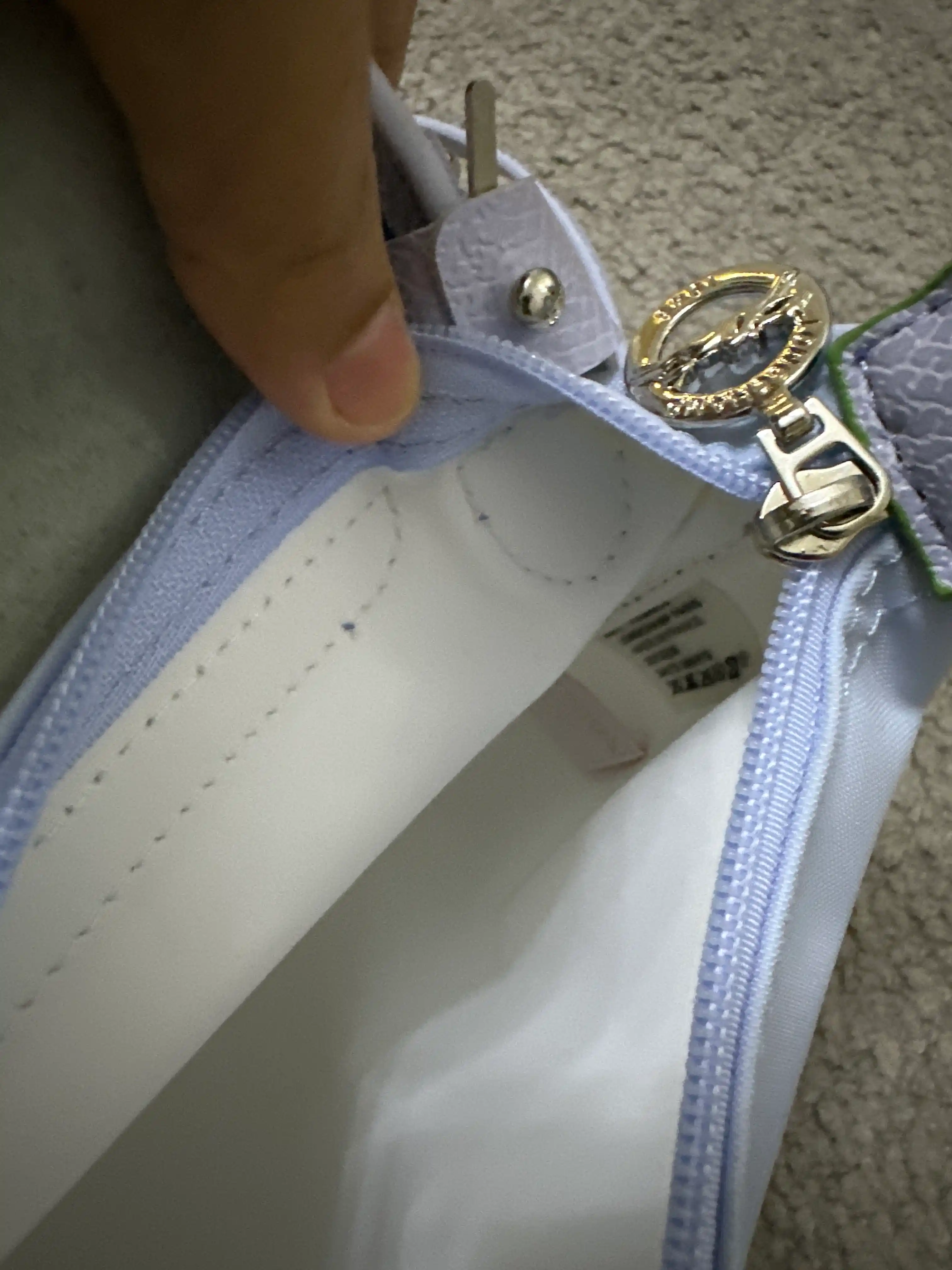 Ayollar sumkasi, mini Longchamp Le Pliage uslubida, yelkadan o‘tkazilgan ixcham