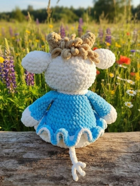 Мягкая вязаная игрушка «Корова» — уютный и милый подарок