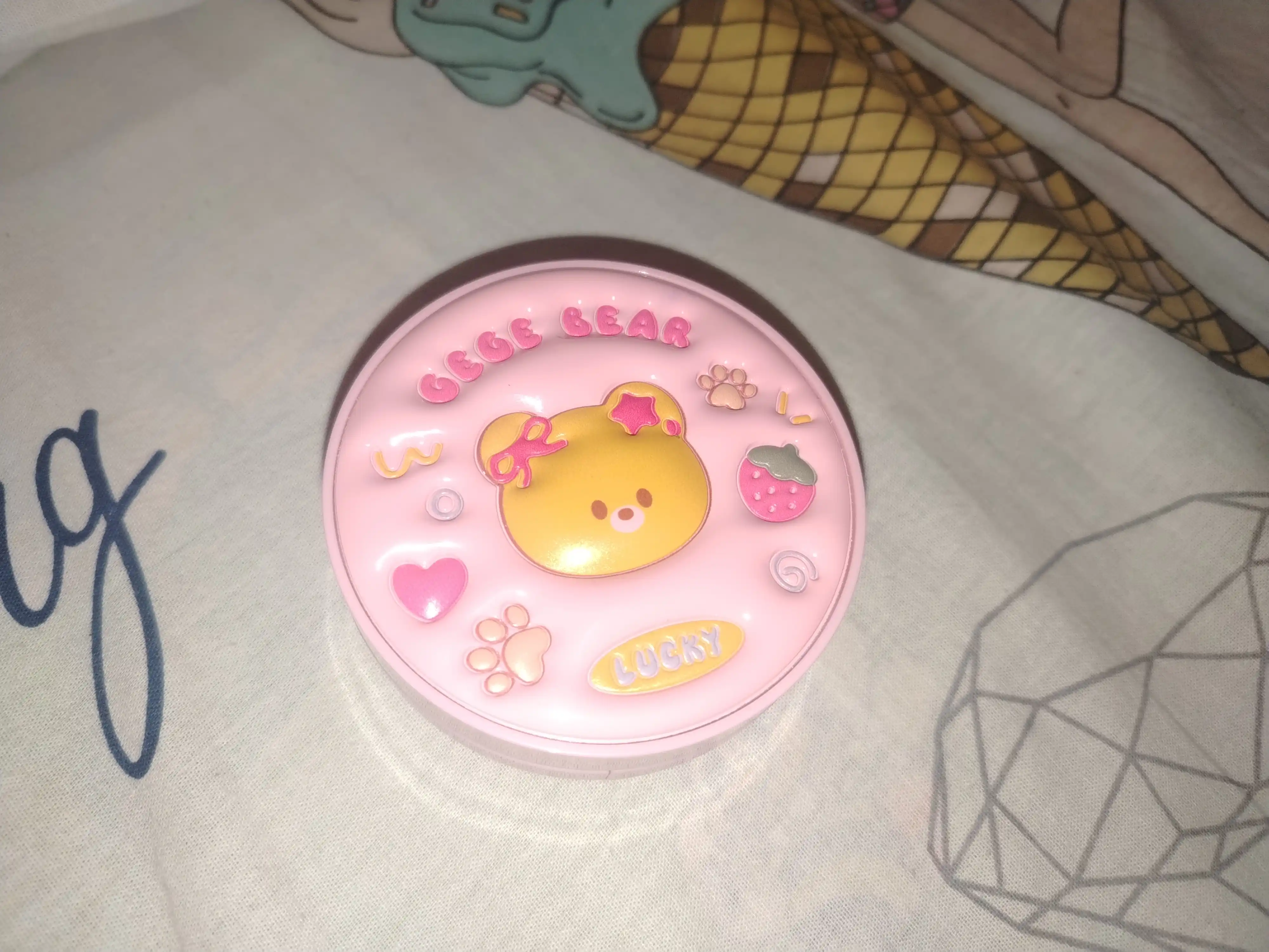Gege bear yuzni okartiruvchi kushon va pudralik kushon