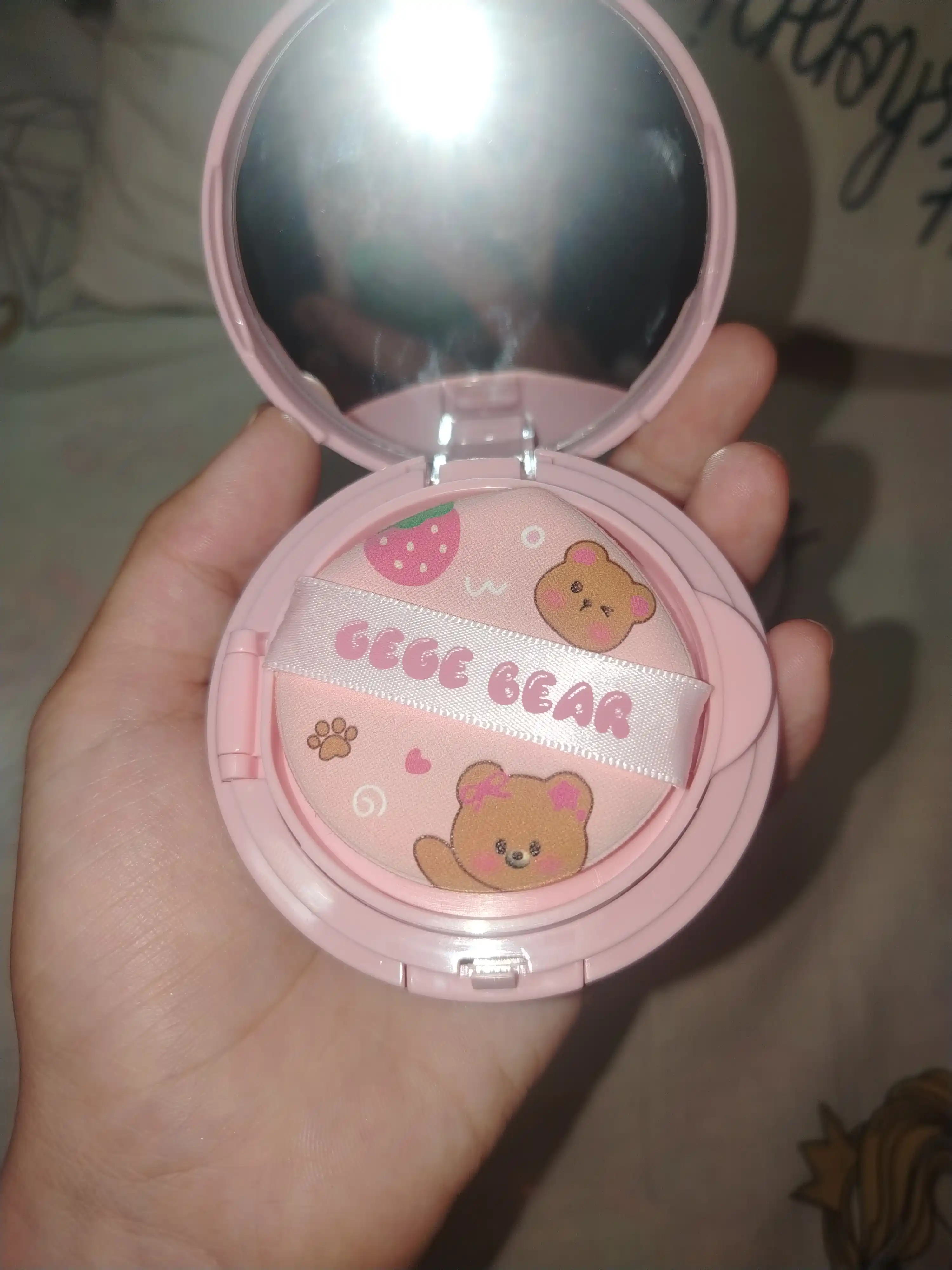 Gege bear yuzni okartiruvchi kushon va pudralik kushon