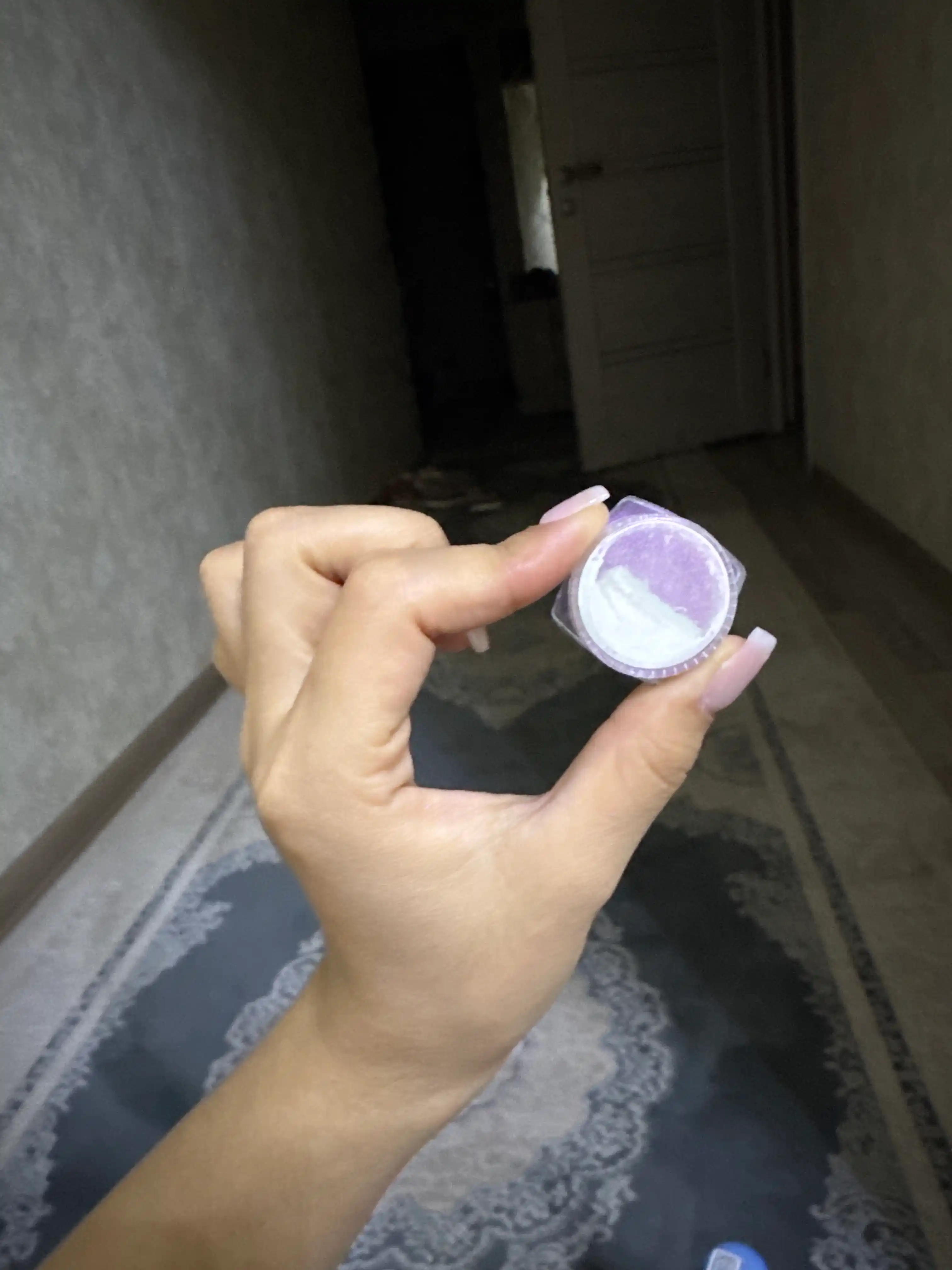 Tirnoq dizayni uchun aplikator bilan vtirka, jemchug va marvarid effekti bilan