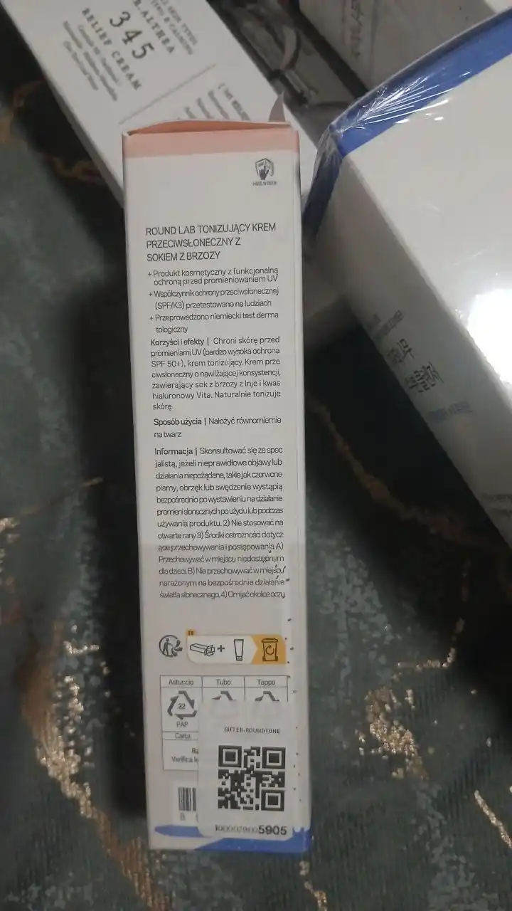 Ton beruvchi quyoshdan saqlovchi krem, SPF 50 Birch Juice Moisturizing Tone Up Round Lab
