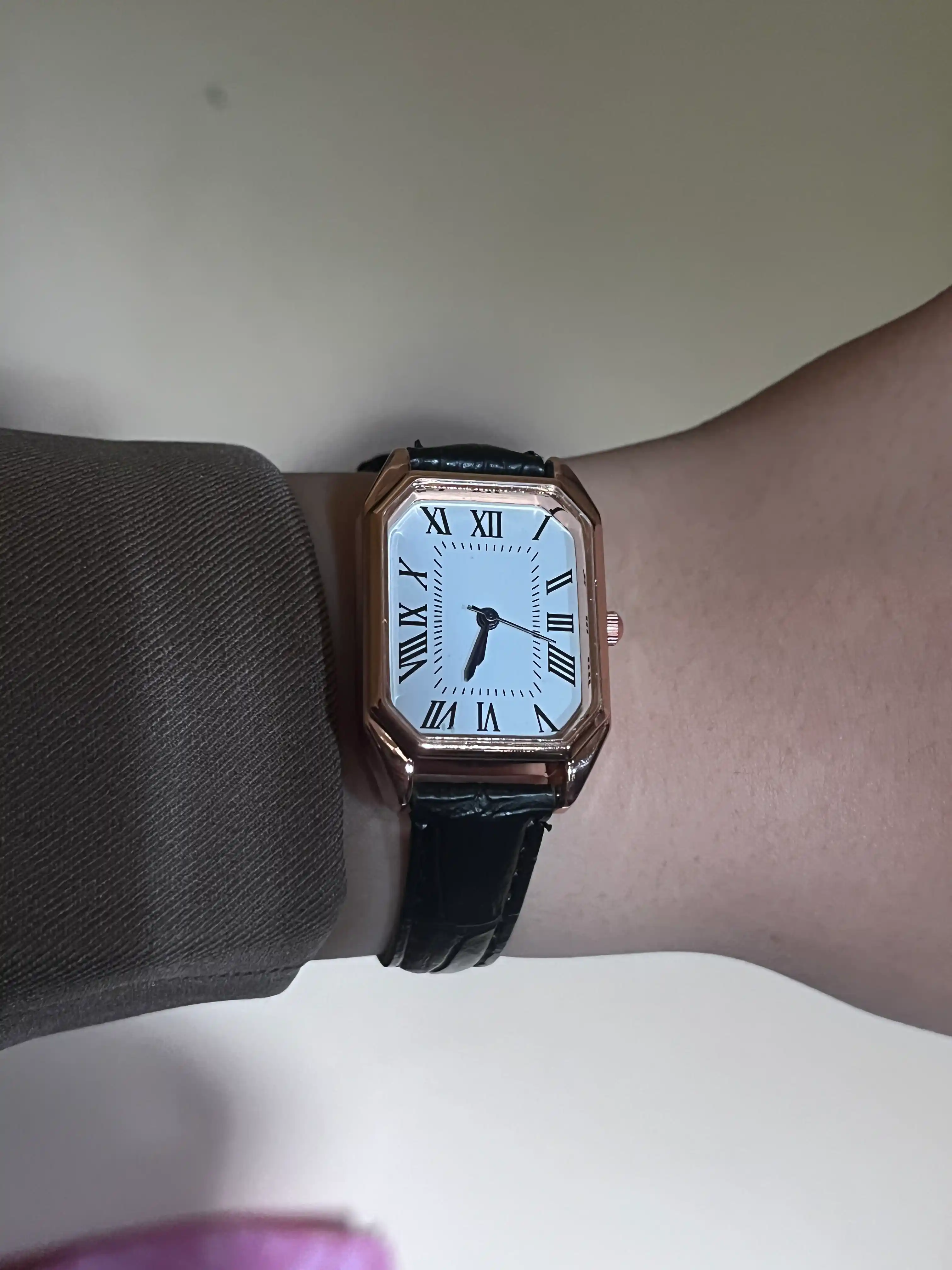 Женские часы с кожаным ремешком, классический дизайн, кварцевые, прямоугольный корпус