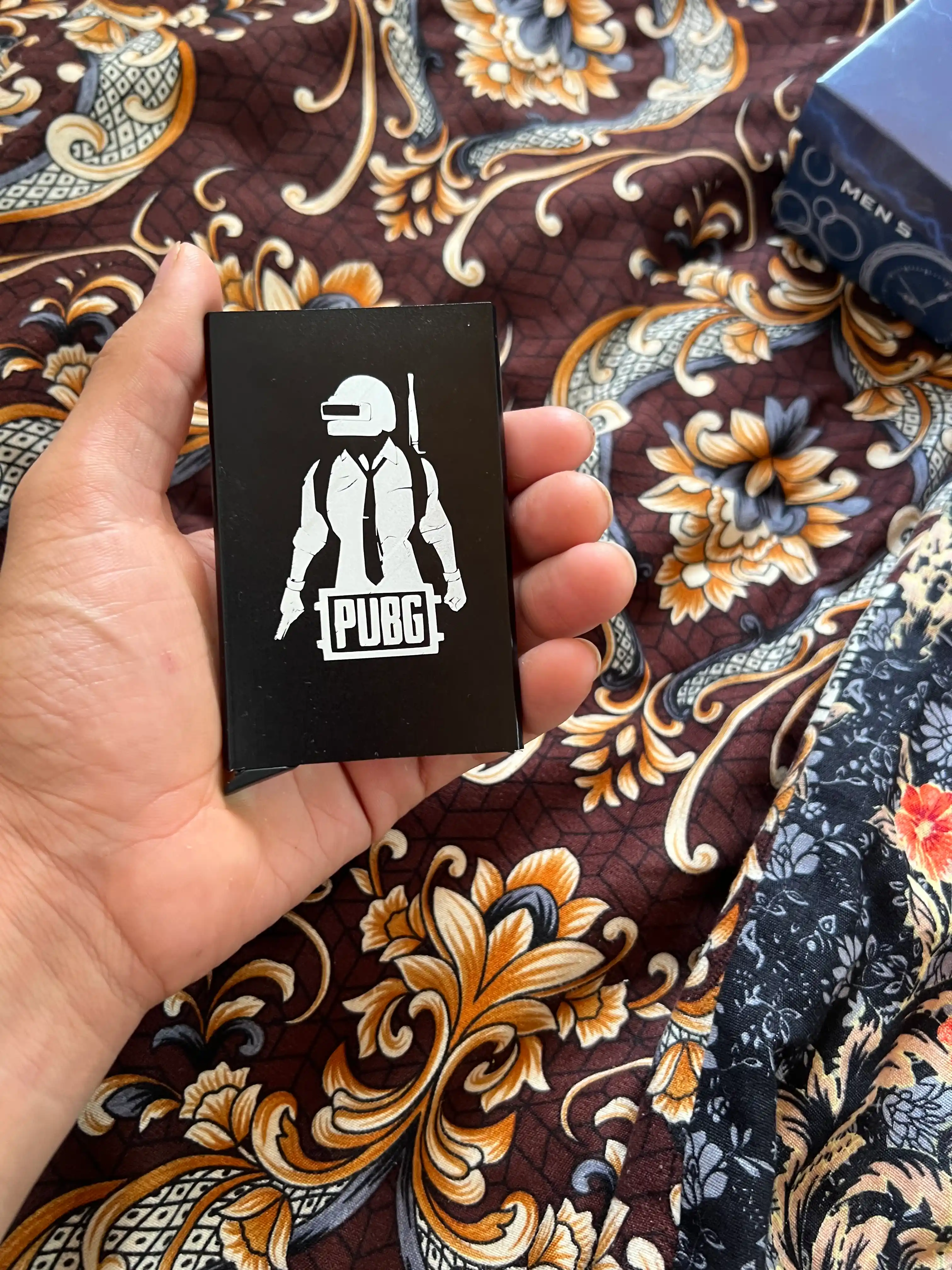 RFID, plastik kartalar, tashrifnomalardan himoyalangan kartalar uchun metall tutqich