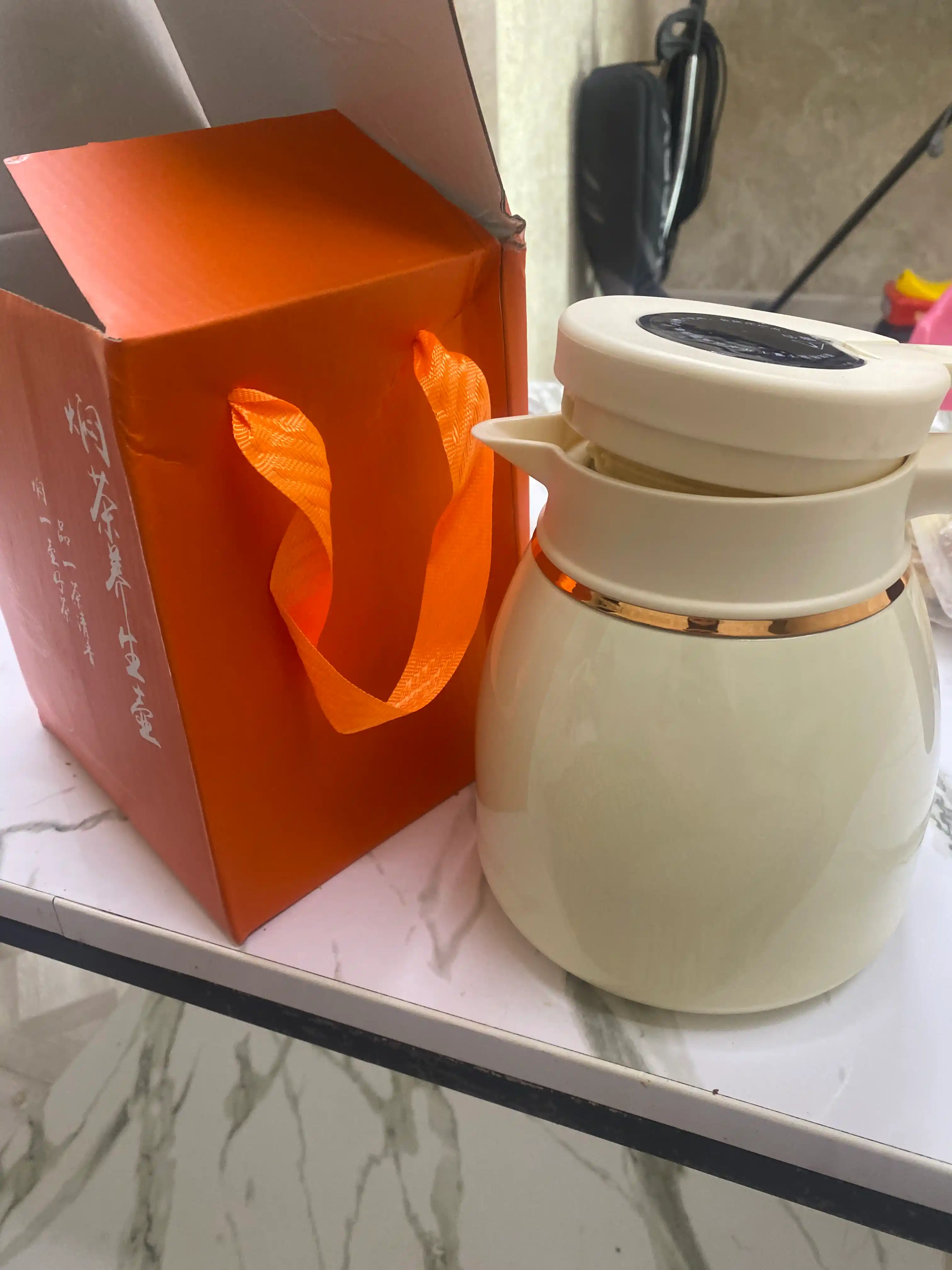 Termochoynak, termosli metall choynak, issiq va sovuq ichimliklar uchun, 1.1 L va 1.6 L